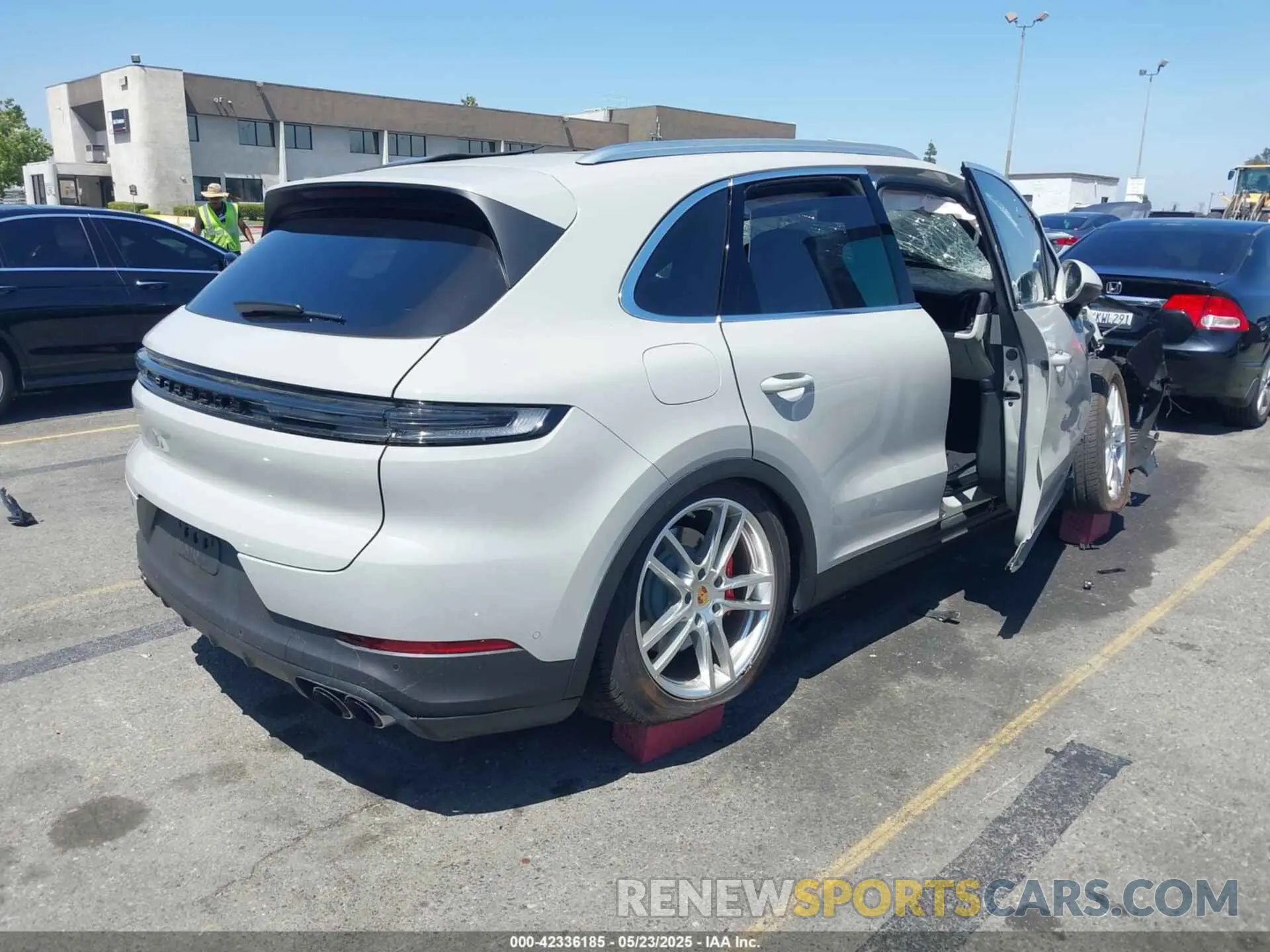 4 Photograph of a damaged car WP1AL2AYXRDA35628 PORSCHE CAYENNE 2024