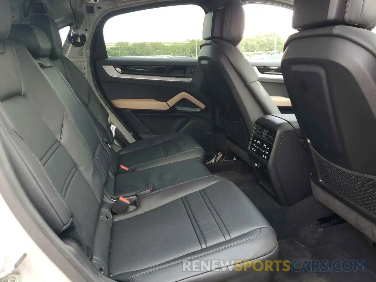 11 Photograph of a damaged car WP1BA2AY1RDA54658 PORSCHE CAYENNE 2024