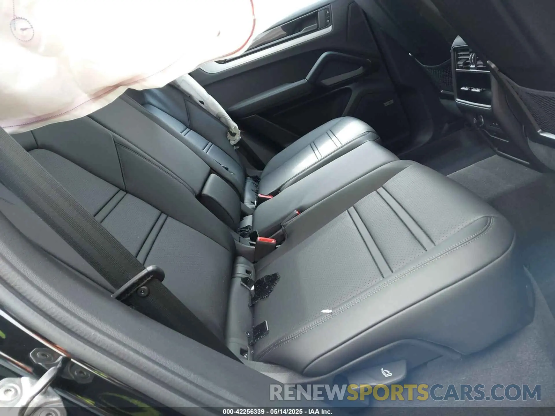 8 Photograph of a damaged car WP1AA2AY1SDA00472 PORSCHE CAYENNE 2025
