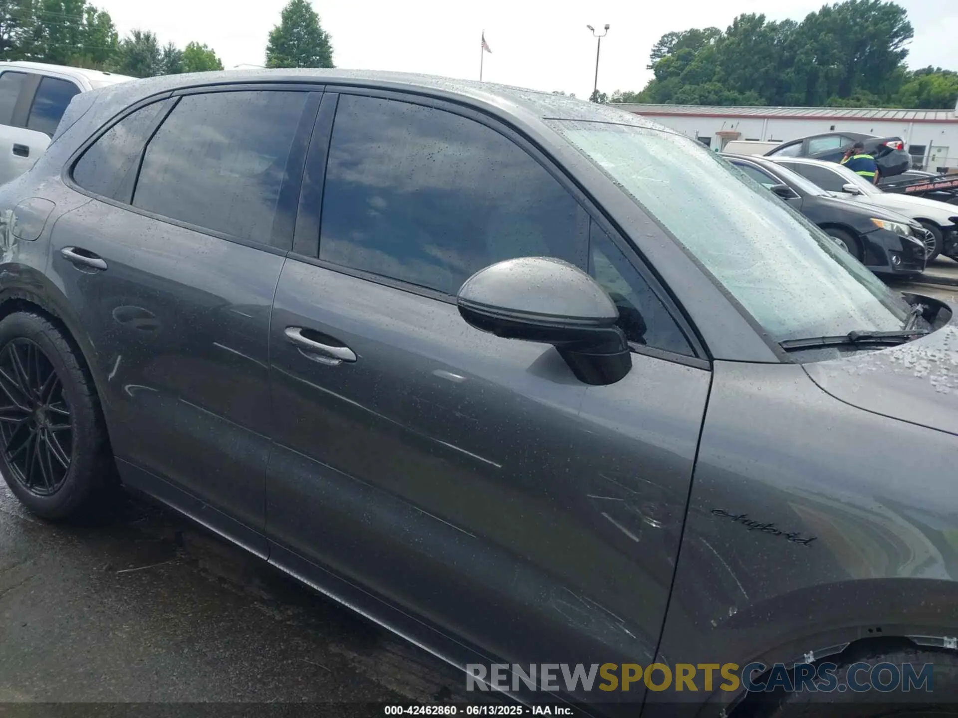 13 Photograph of a damaged car WP1AM2AY7SDA27408 PORSCHE CAYENNE 2025