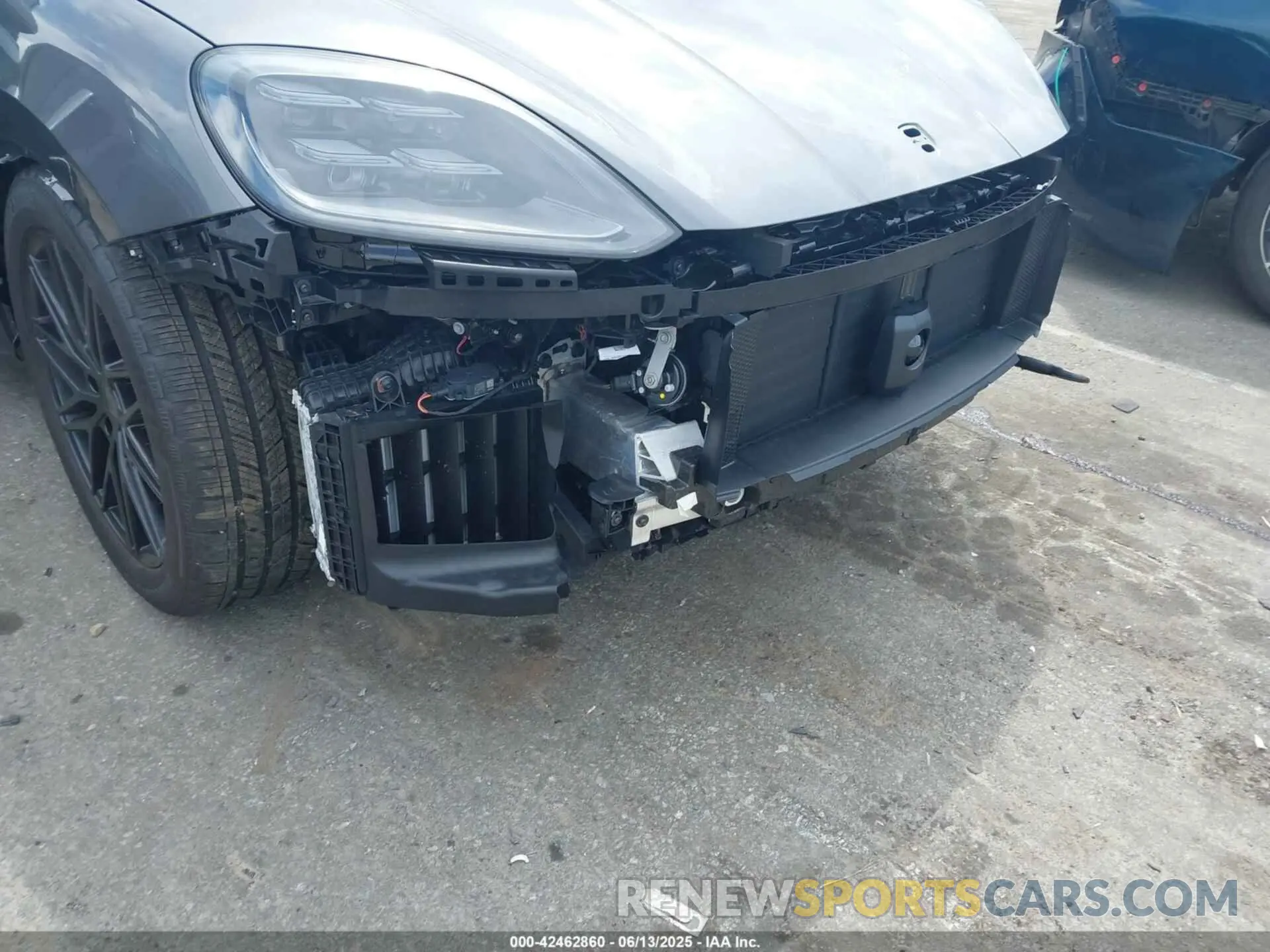 18 Photograph of a damaged car WP1AM2AY7SDA27408 PORSCHE CAYENNE 2025