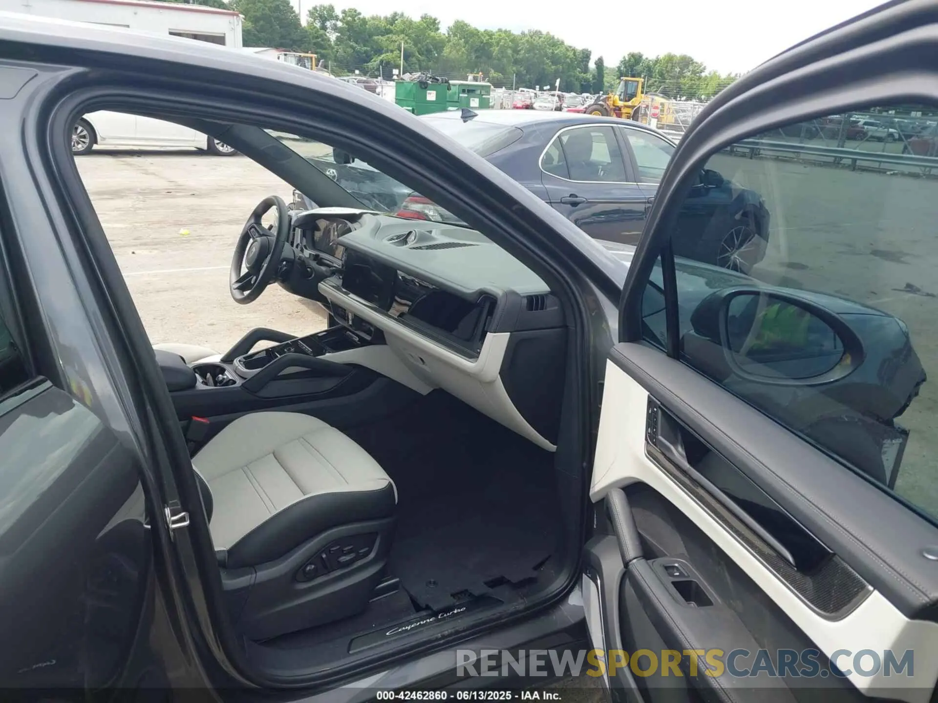 5 Photograph of a damaged car WP1AM2AY7SDA27408 PORSCHE CAYENNE 2025