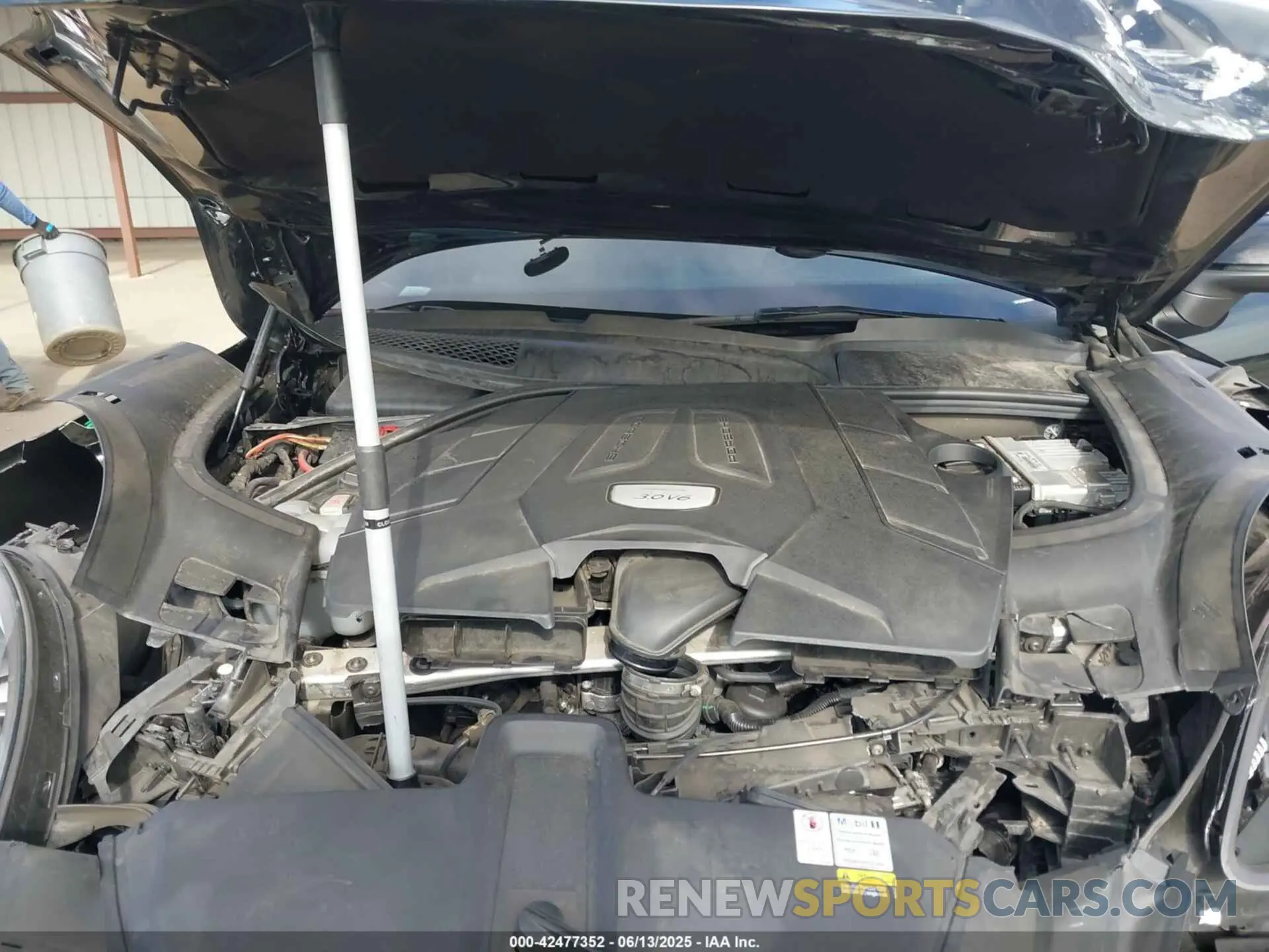 10 Photograph of a damaged car WP1BA2AY4NDA47522 PORSCHE CAYENNE COUPE 2022