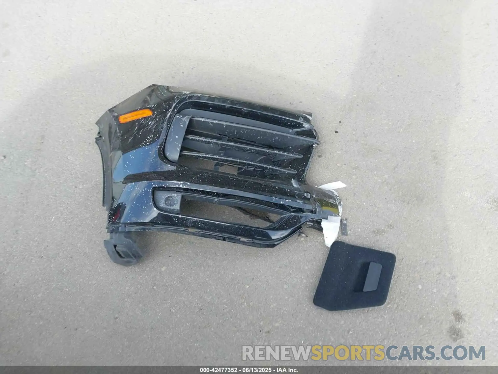 12 Photograph of a damaged car WP1BA2AY4NDA47522 PORSCHE CAYENNE COUPE 2022