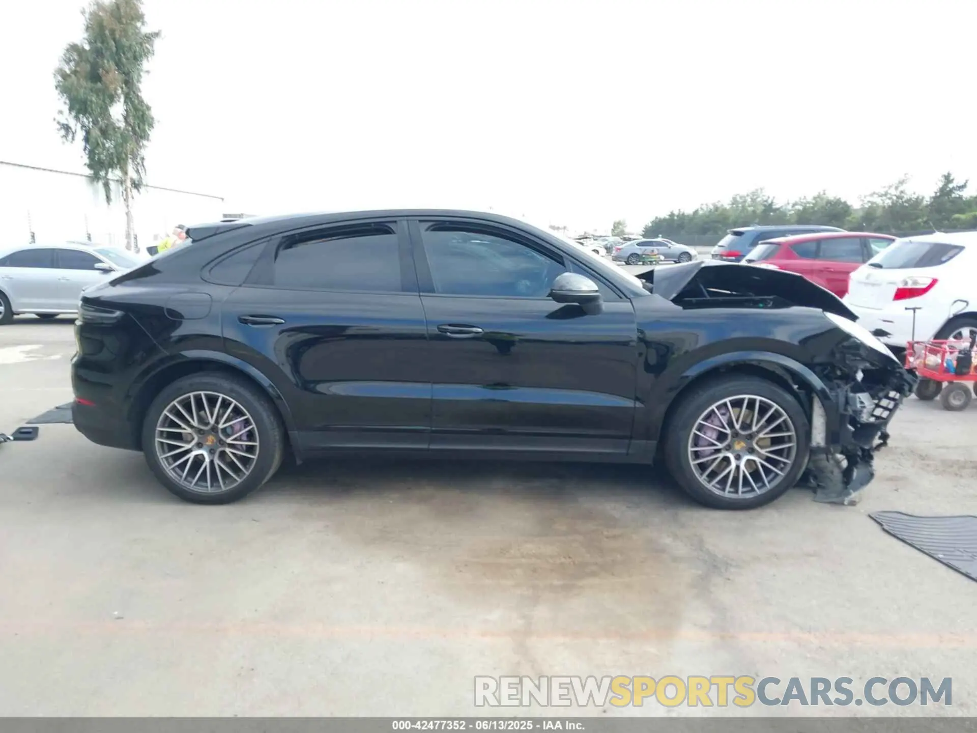 14 Photograph of a damaged car WP1BA2AY4NDA47522 PORSCHE CAYENNE COUPE 2022