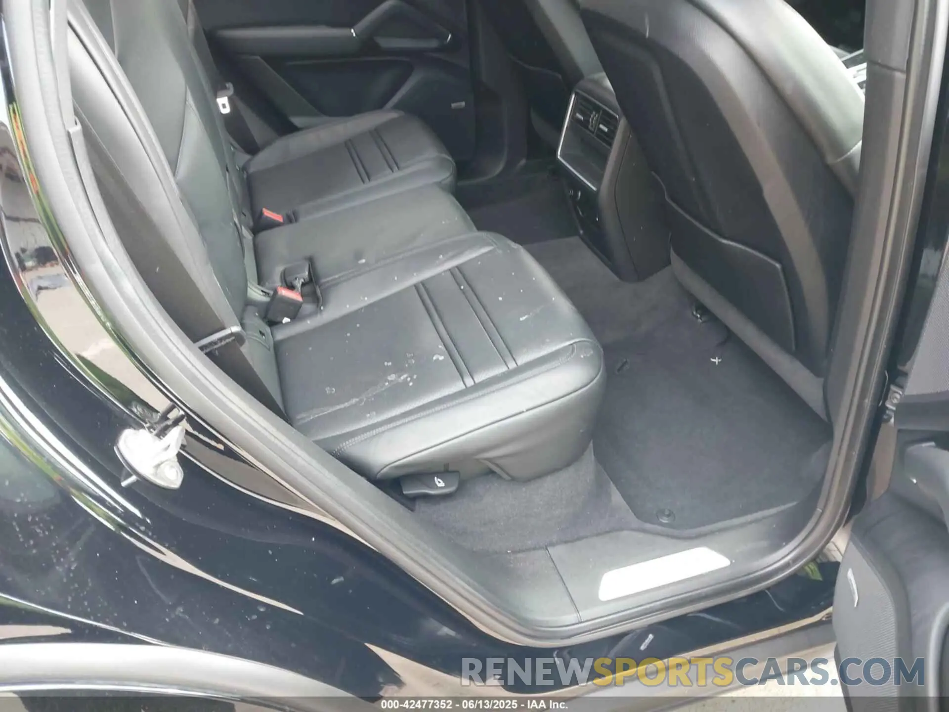 8 Photograph of a damaged car WP1BA2AY4NDA47522 PORSCHE CAYENNE COUPE 2022