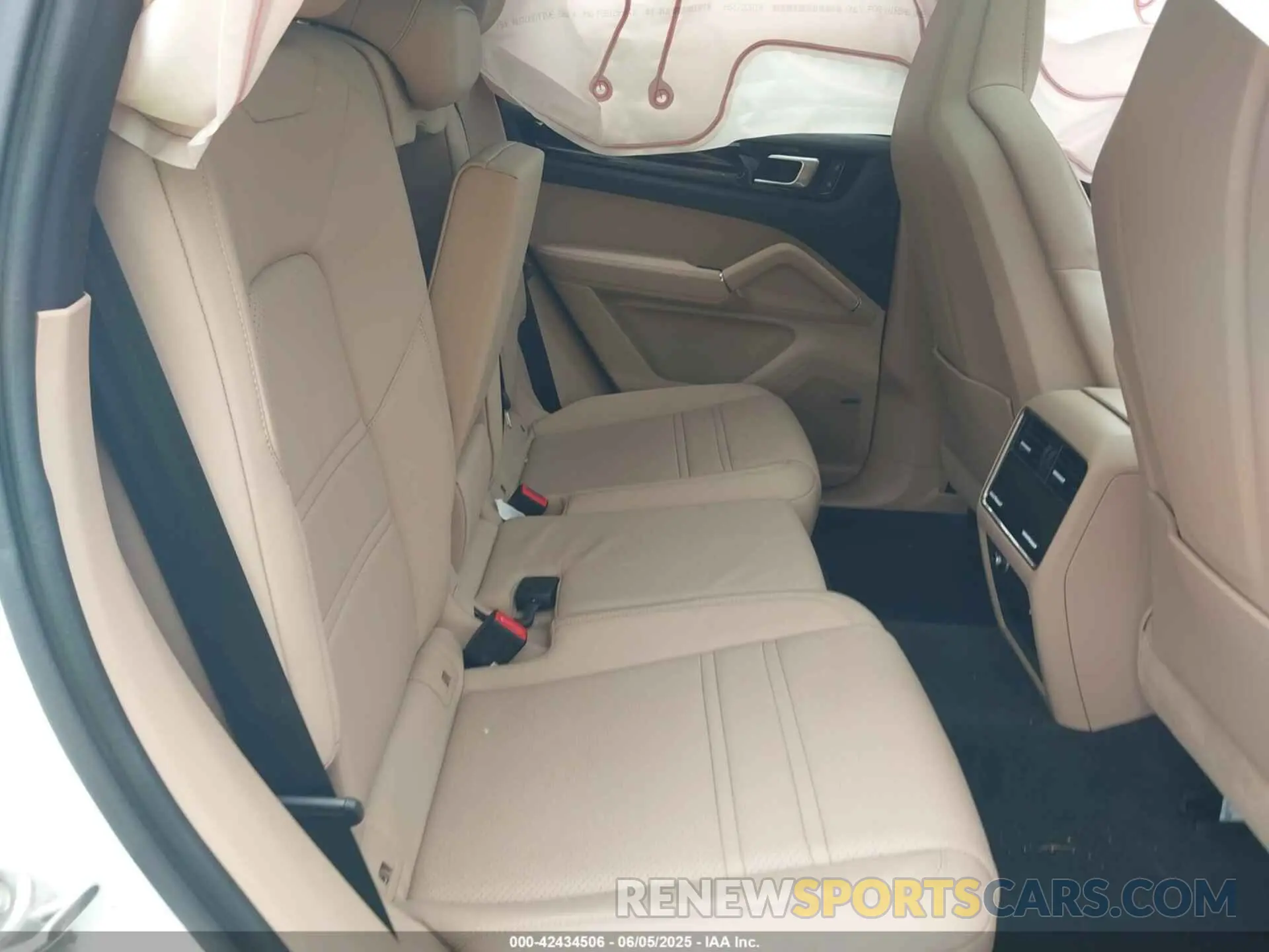 8 Photograph of a damaged car WP1BA2AY2PDA26896 PORSCHE CAYENNE COUPE 2023