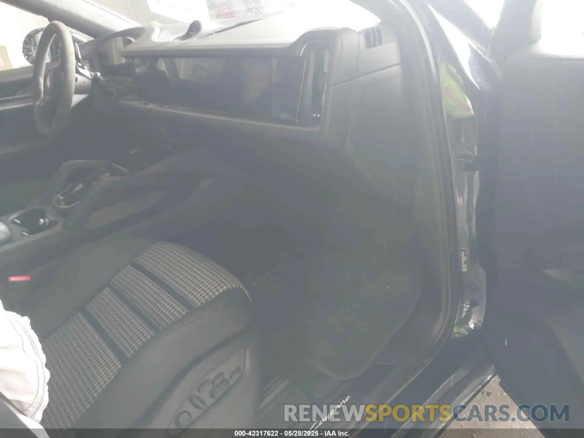 5 Photograph of a damaged car WP1BA2AY3RDA52863 PORSCHE CAYENNE COUPE 2024