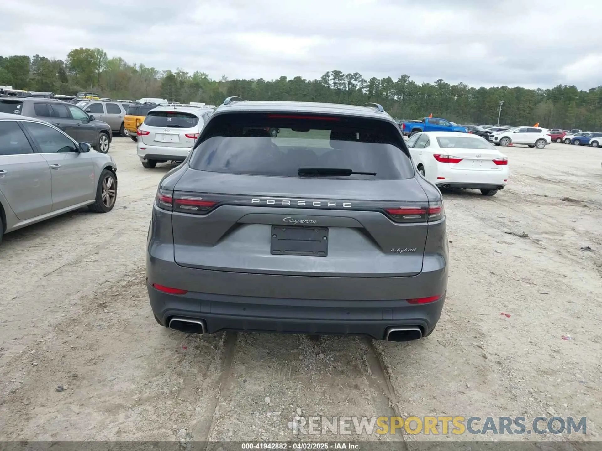 16 Photograph of a damaged car WP1AE2AY4KDA52022 PORSCHE CAYENNE E-HYBRID 2019