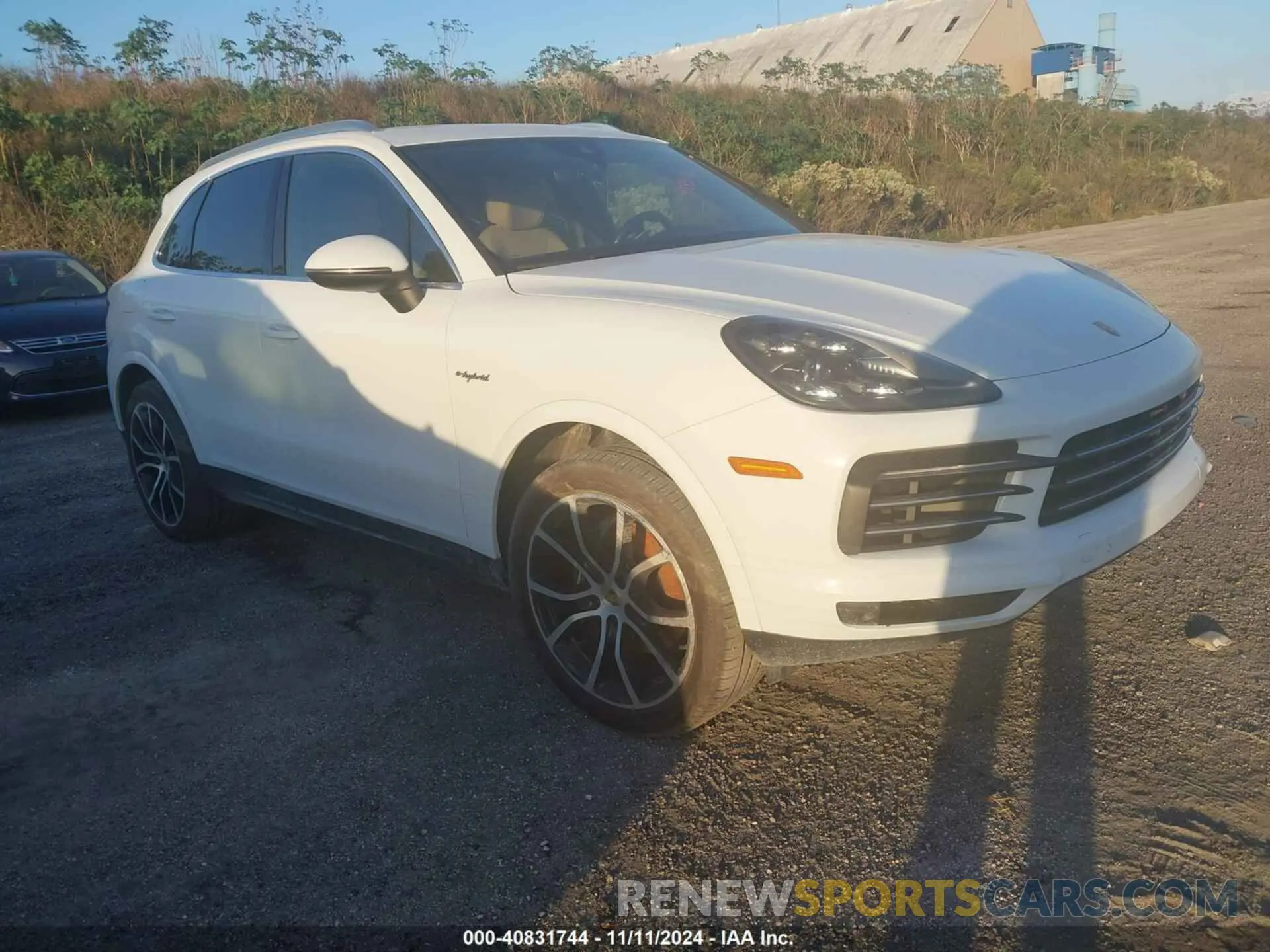1 Photograph of a damaged car WP1AE2AY5KDA51171 PORSCHE CAYENNE E-HYBRID 2019