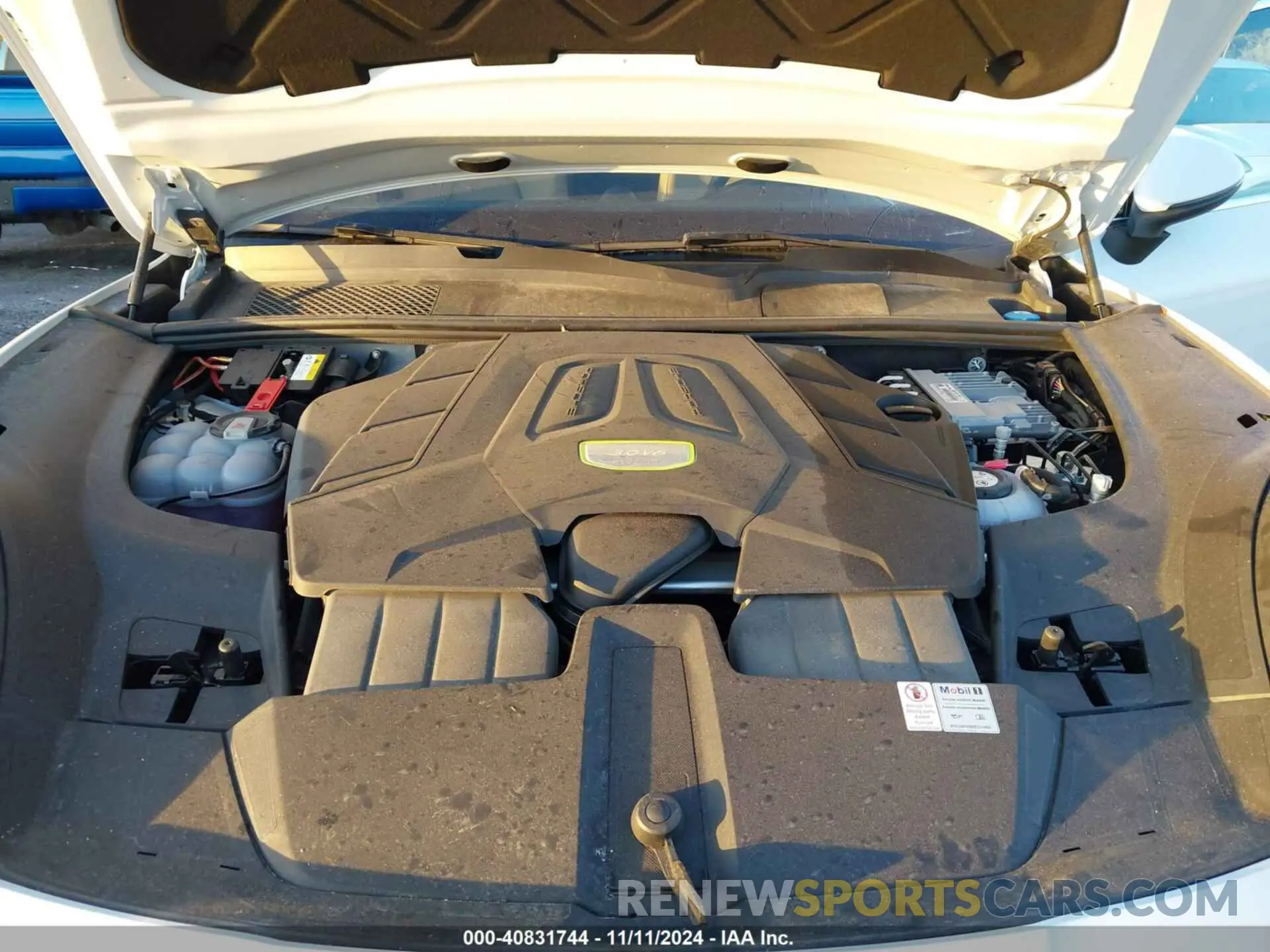 10 Photograph of a damaged car WP1AE2AY5KDA51171 PORSCHE CAYENNE E-HYBRID 2019