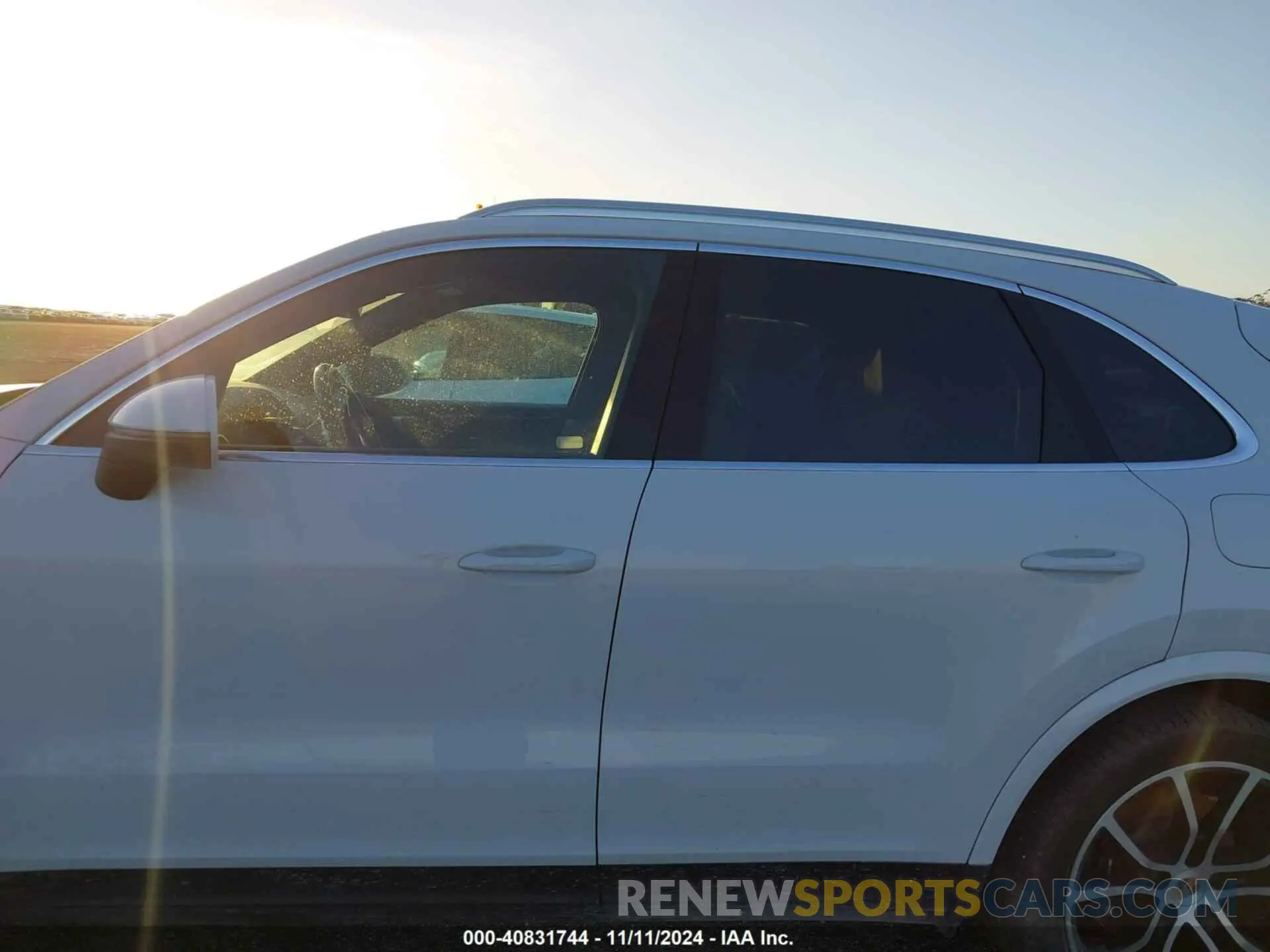 14 Photograph of a damaged car WP1AE2AY5KDA51171 PORSCHE CAYENNE E-HYBRID 2019