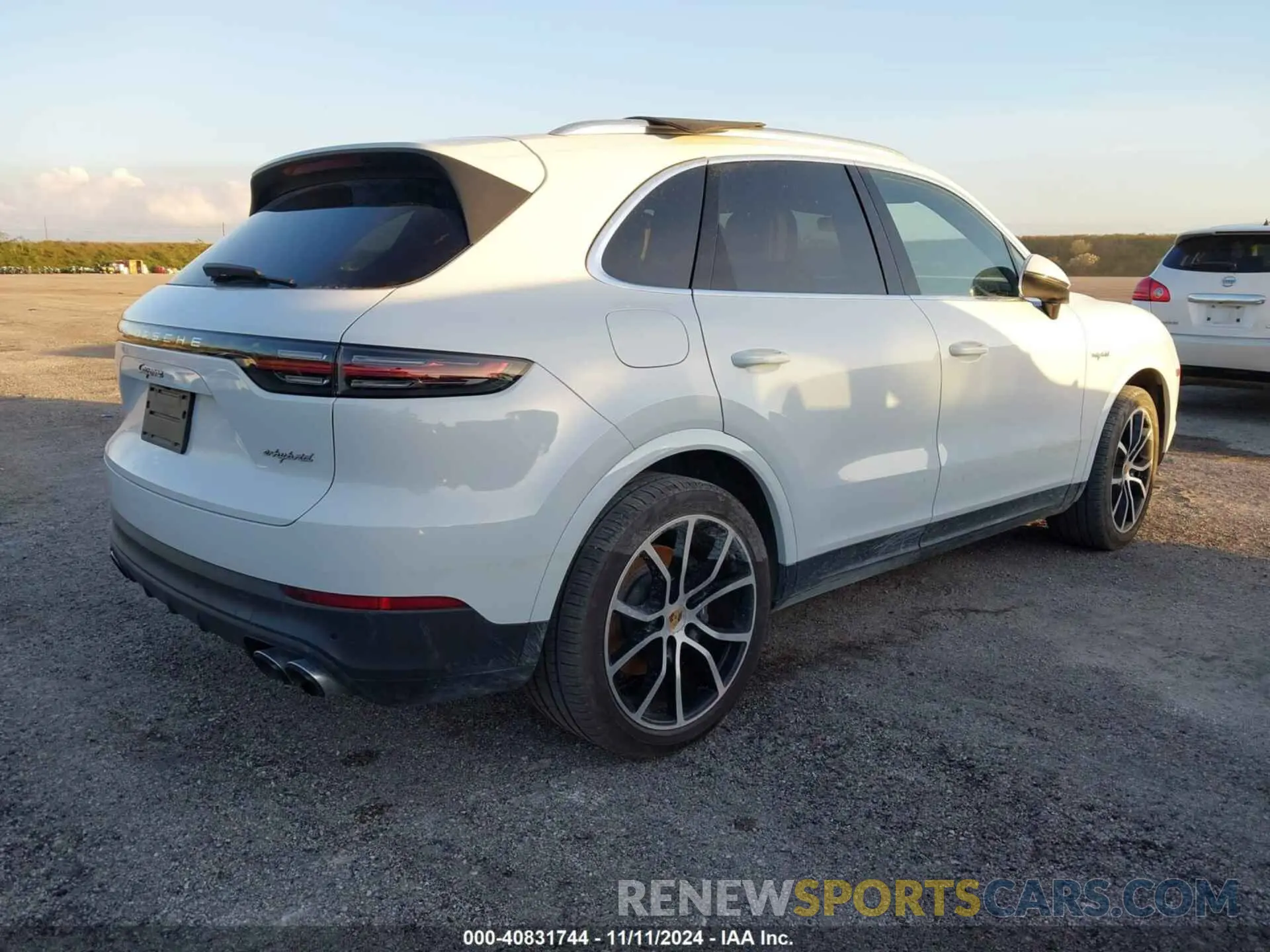 4 Photograph of a damaged car WP1AE2AY5KDA51171 PORSCHE CAYENNE E-HYBRID 2019