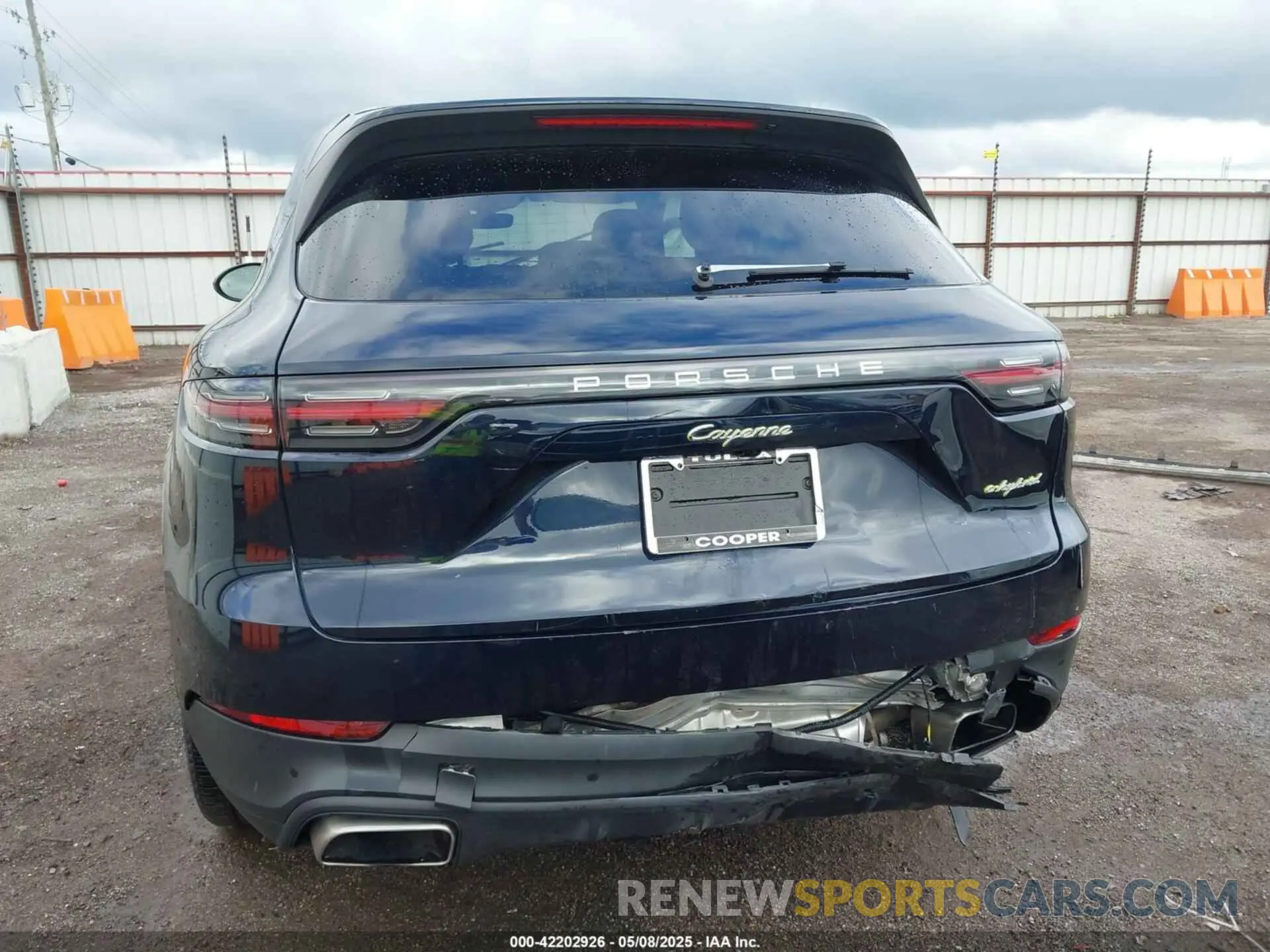 16 Photograph of a damaged car WP1AE2AY8KDA51844 PORSCHE CAYENNE E-HYBRID 2019