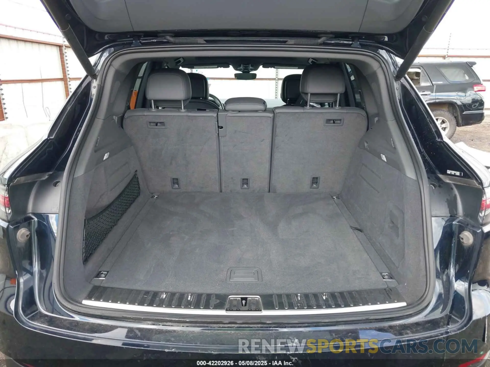 17 Photograph of a damaged car WP1AE2AY8KDA51844 PORSCHE CAYENNE E-HYBRID 2019