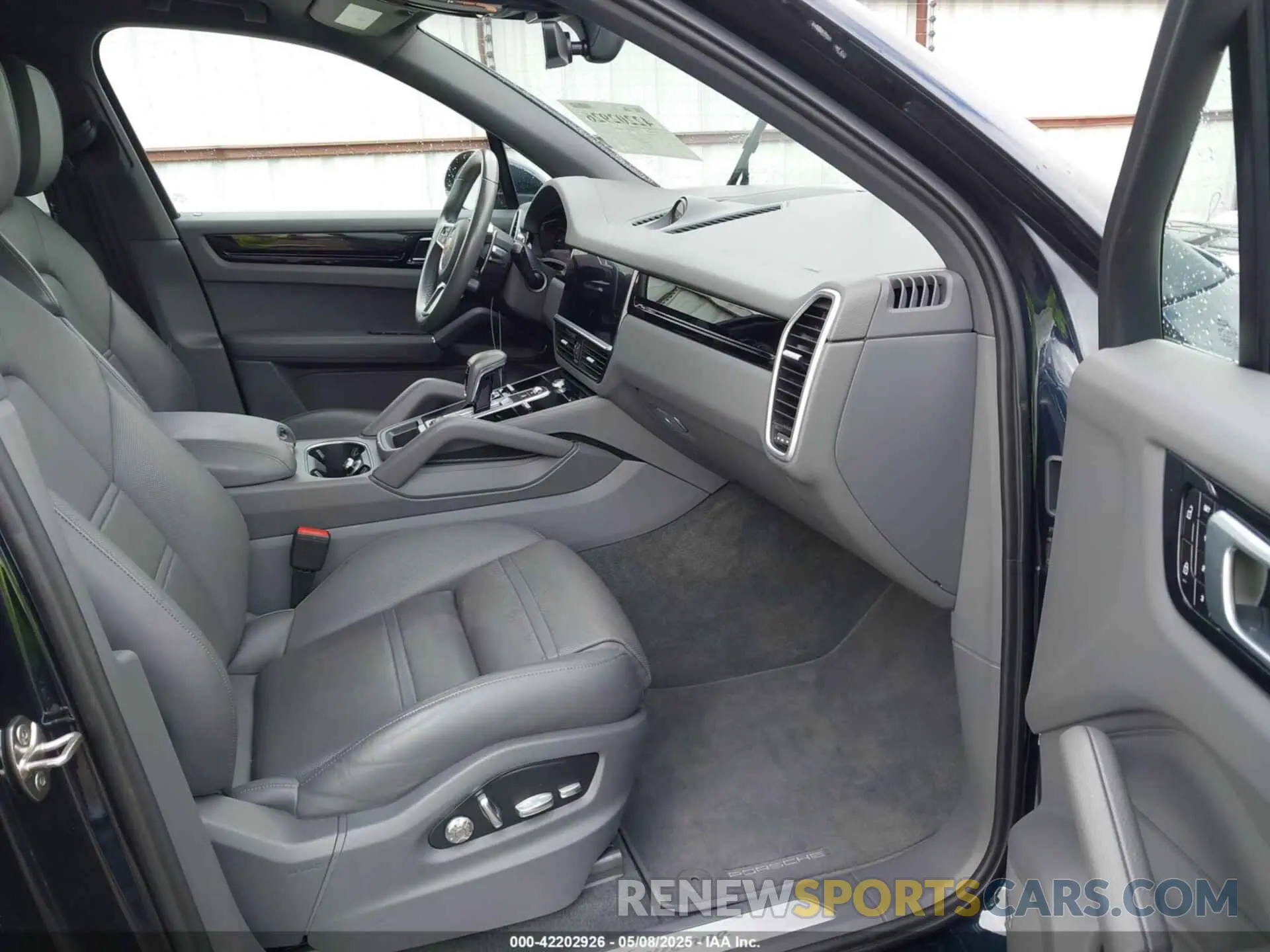 5 Photograph of a damaged car WP1AE2AY8KDA51844 PORSCHE CAYENNE E-HYBRID 2019