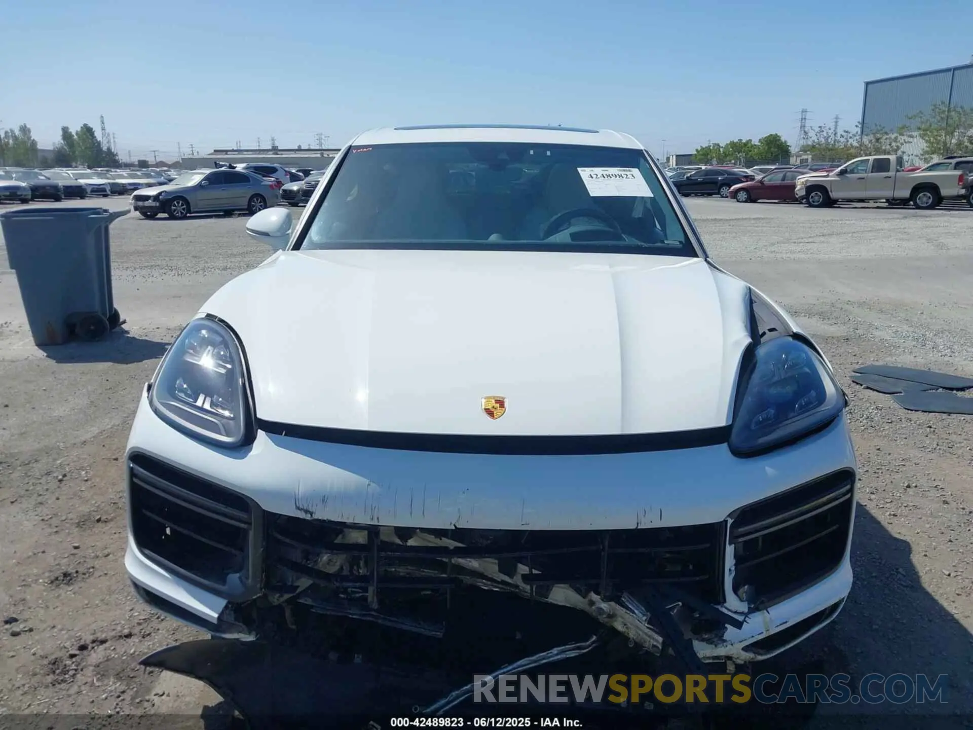 12 Photograph of a damaged car WP1AH2AY3LDA44115 PORSCHE CAYENNE E-HYBRID 2020