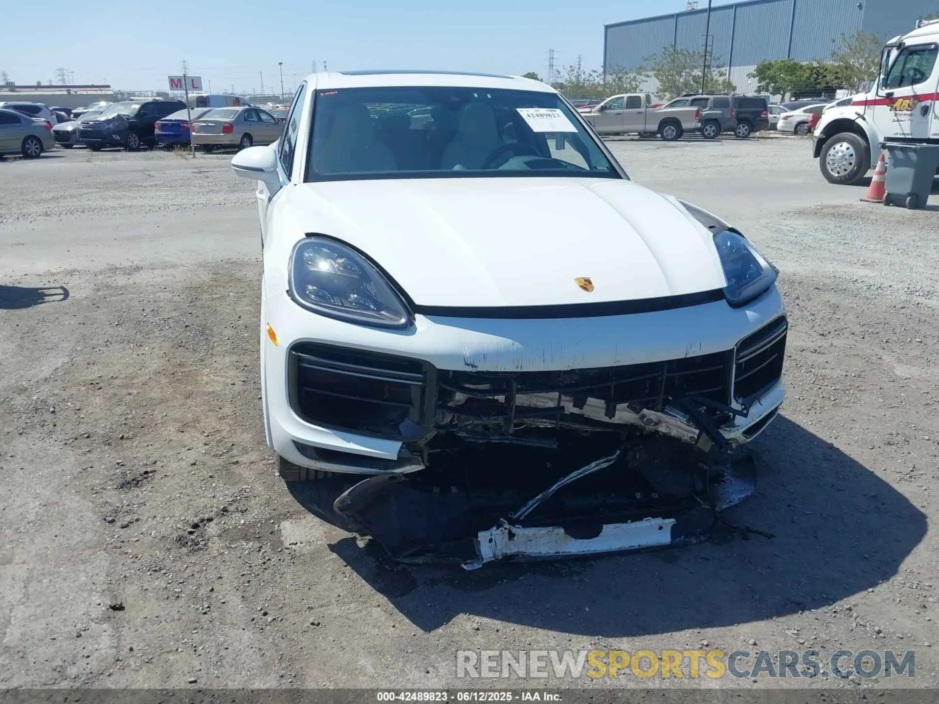 6 Photograph of a damaged car WP1AH2AY3LDA44115 PORSCHE CAYENNE E-HYBRID 2020