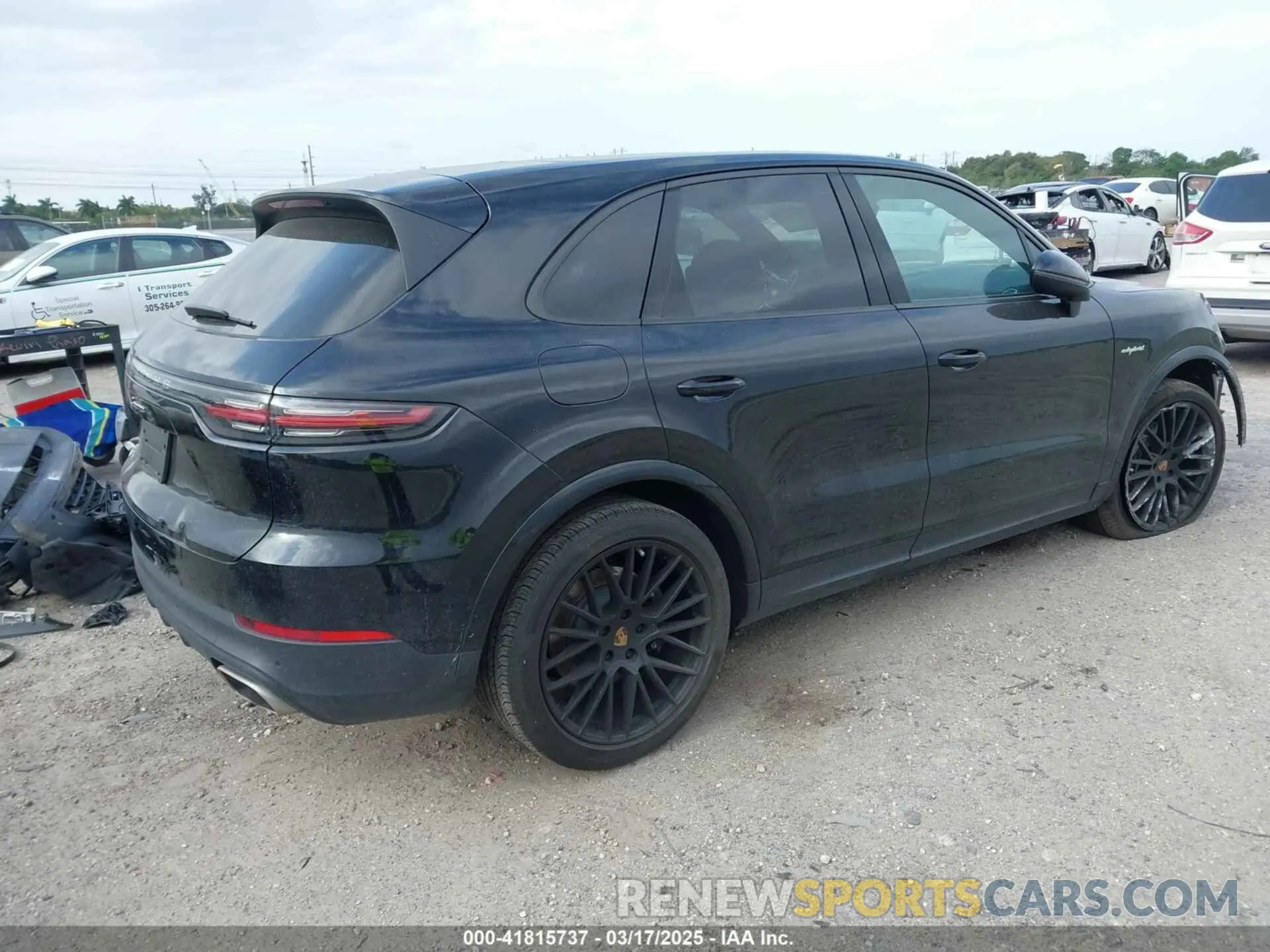 4 Photograph of a damaged car WP1AE2AYXMDA24566 PORSCHE CAYENNE E-HYBRID 2021
