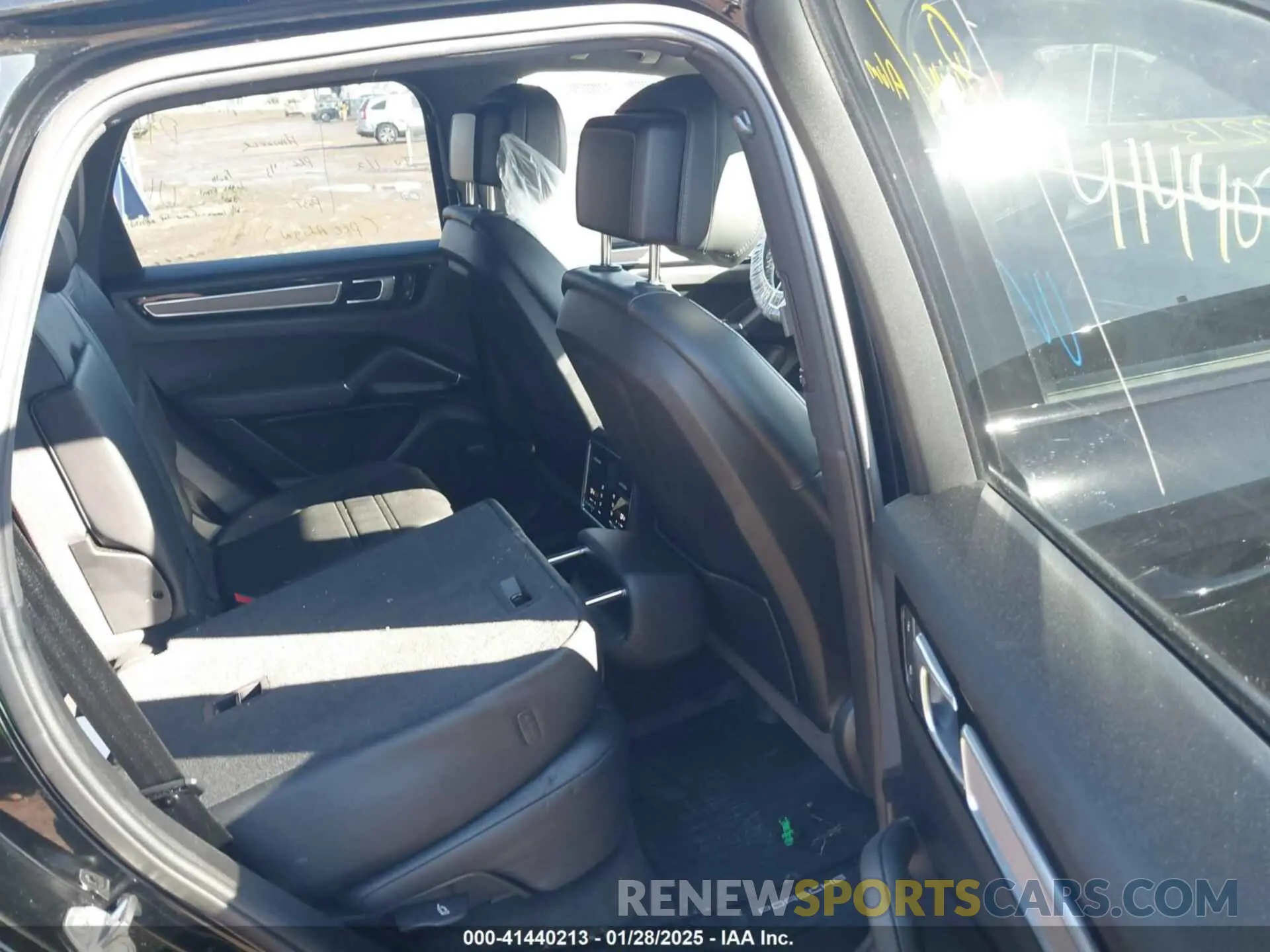 8 Photograph of a damaged car WP1AE2AY2NDA26748 PORSCHE CAYENNE E-HYBRID 2022
