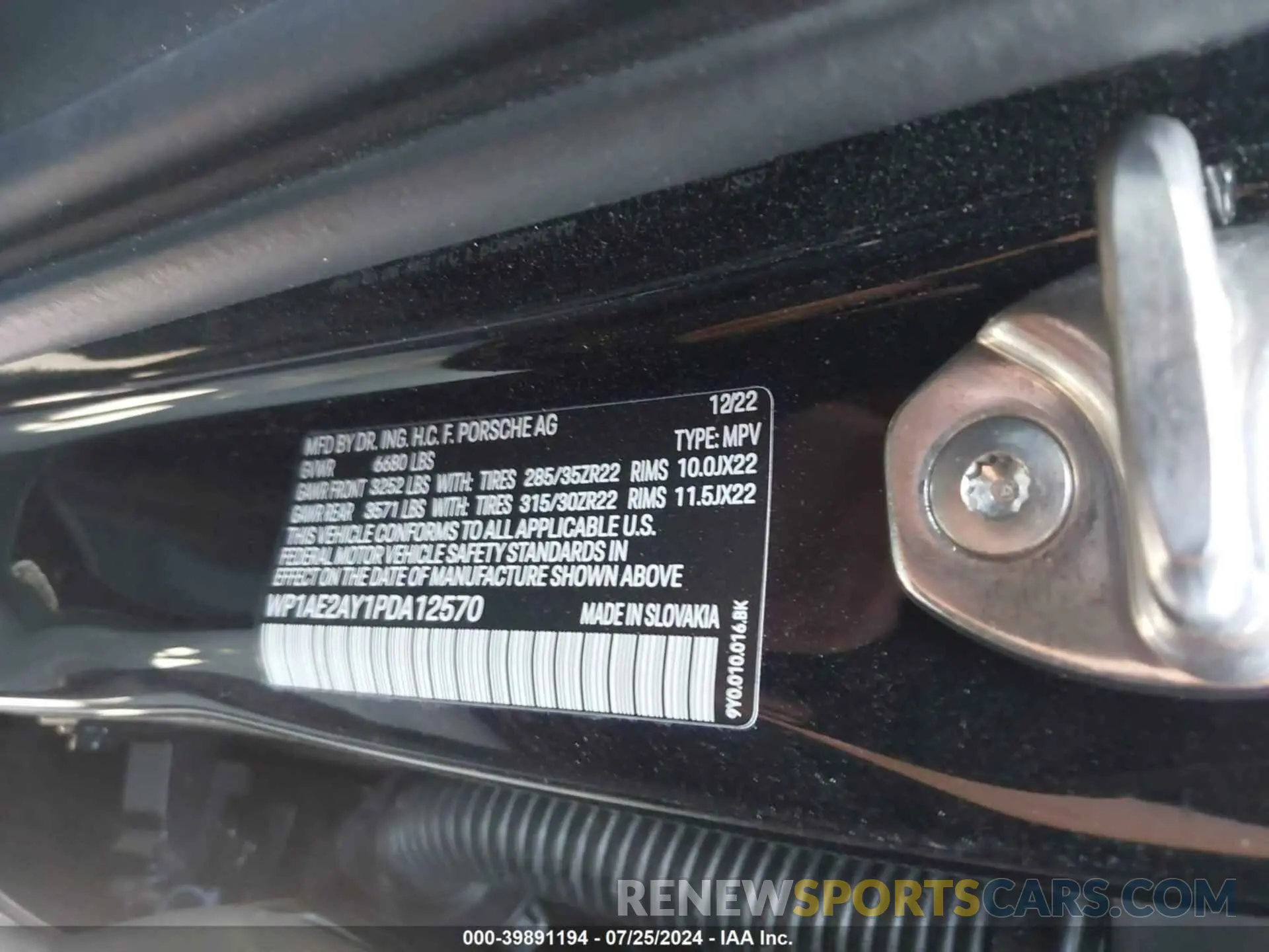 9 Photograph of a damaged car WP1AE2AY1PDA12570 PORSCHE CAYENNE E-HYBRID 2023