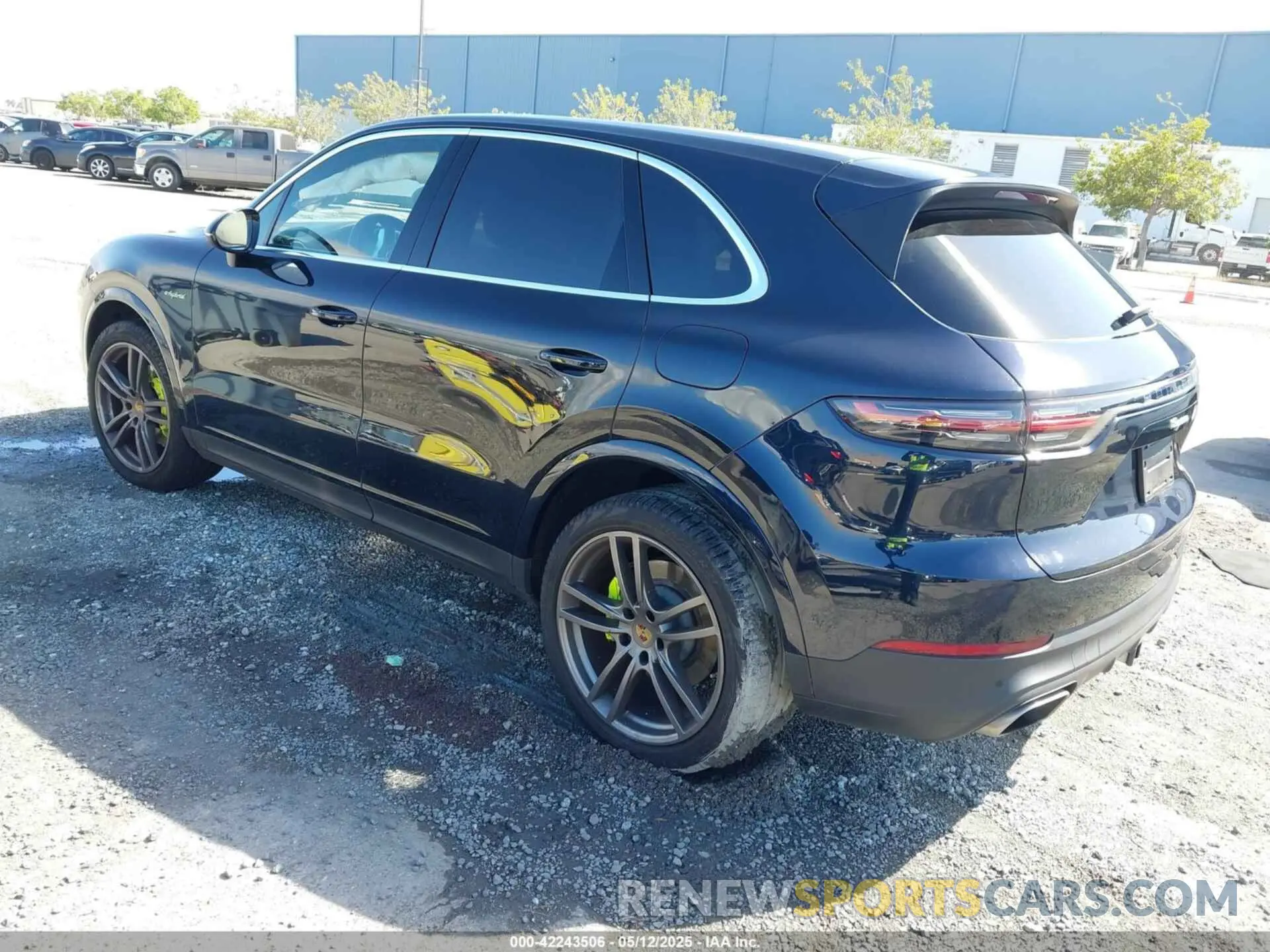 3 Photograph of a damaged car WP1AE2AY9PDA12252 PORSCHE CAYENNE E-HYBRID 2023