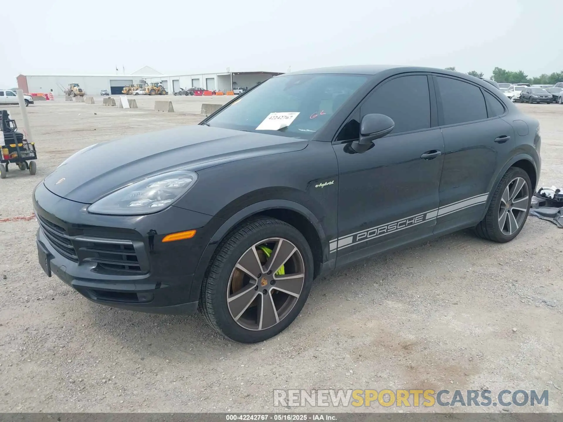 2 Photograph of a damaged car WP1BE2AY6LDA55011 PORSCHE CAYENNE E-HYBRID COUPE 2020