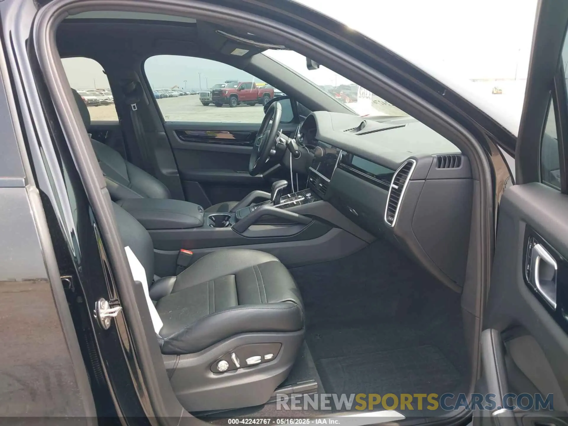 5 Photograph of a damaged car WP1BE2AY6LDA55011 PORSCHE CAYENNE E-HYBRID COUPE 2020