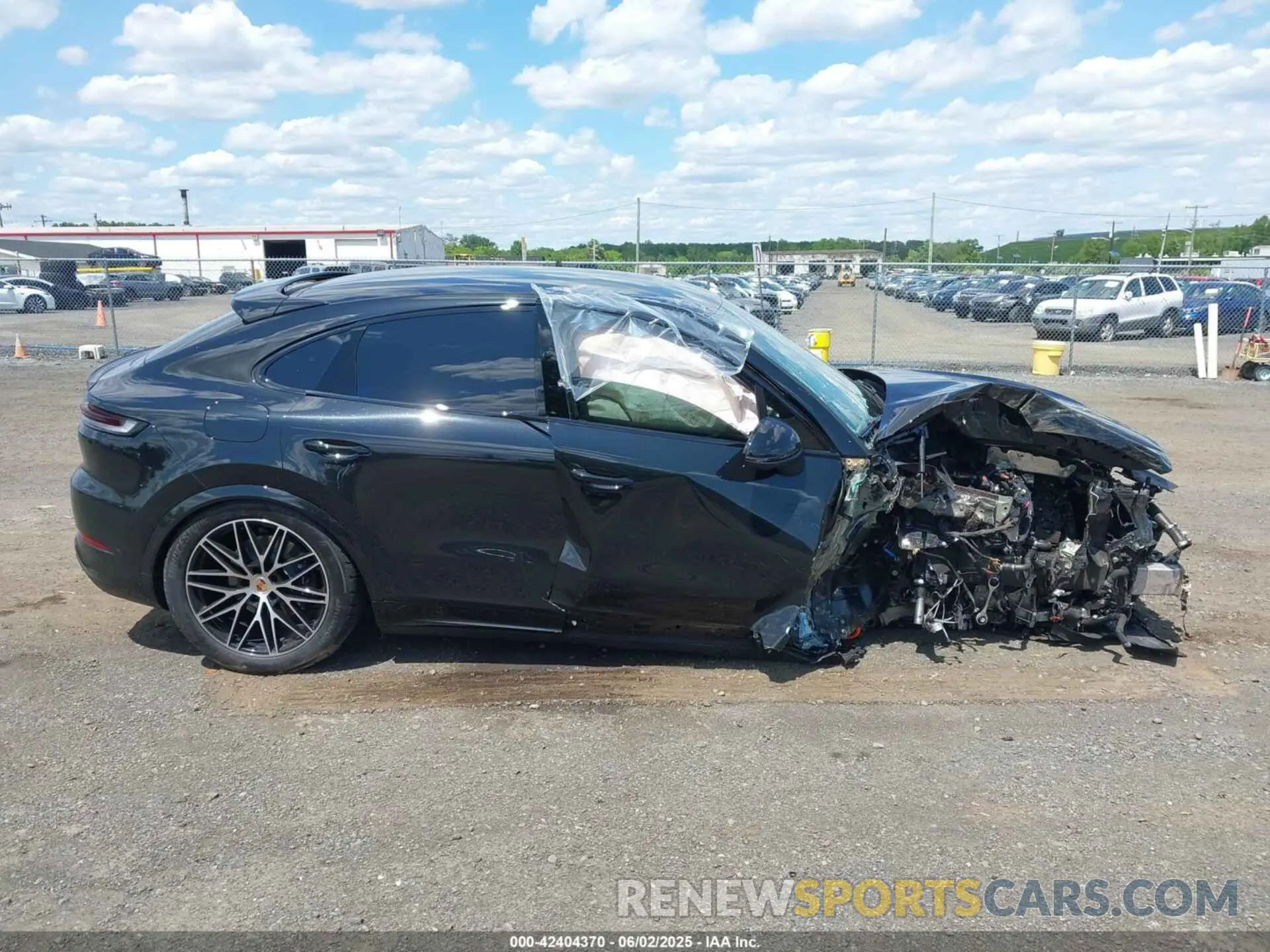 13 Photograph of a damaged car WP1BE2AY0SDA37327 PORSCHE CAYENNE E-HYBRID COUPE 2025