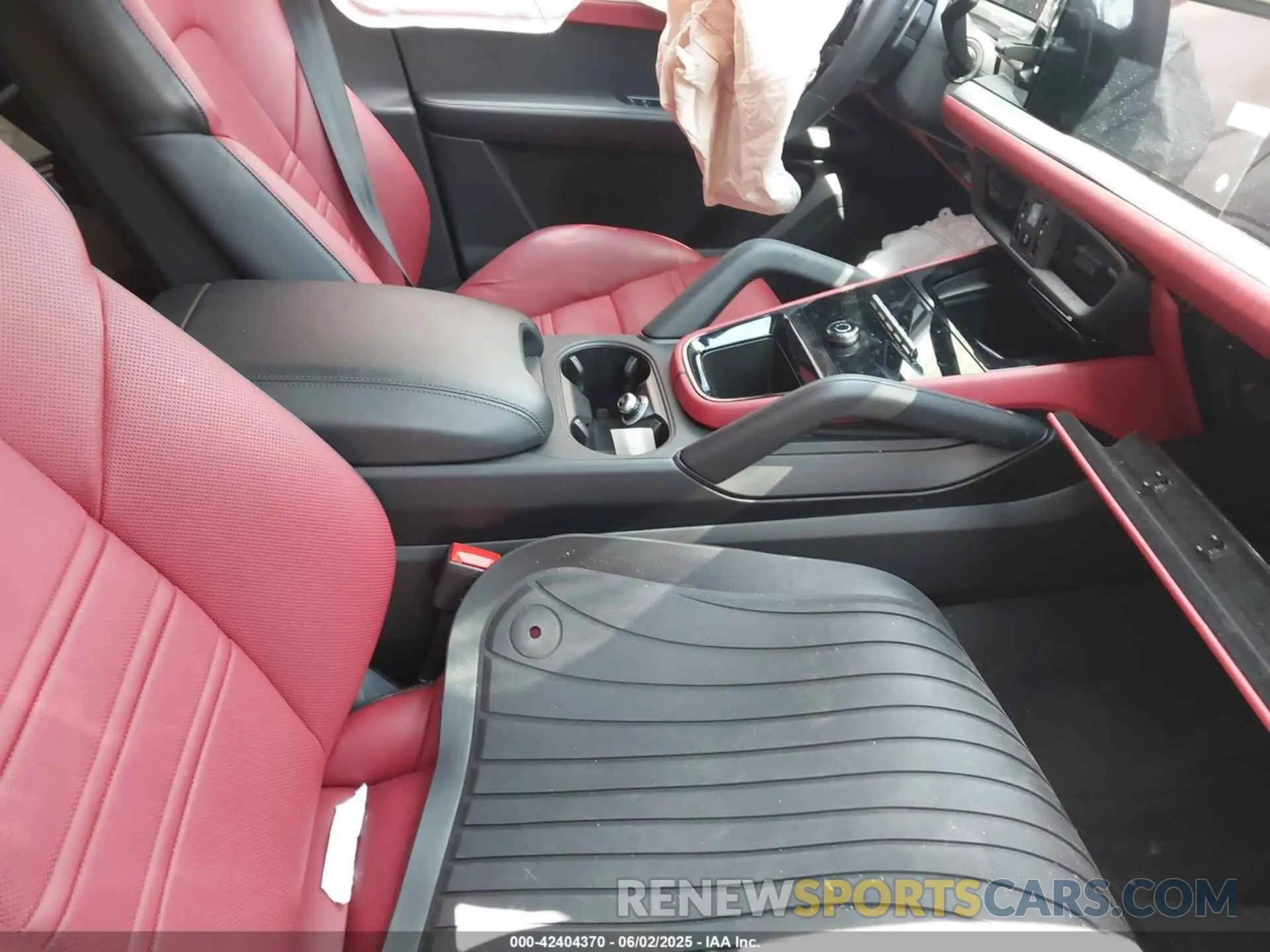 5 Photograph of a damaged car WP1BE2AY0SDA37327 PORSCHE CAYENNE E-HYBRID COUPE 2025