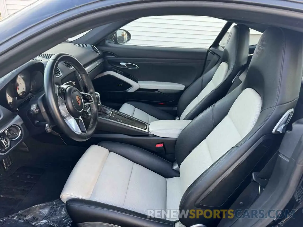 8 Photograph of a damaged car WP0AB2A88KS278473 PORSCHE CAYMAN 2019