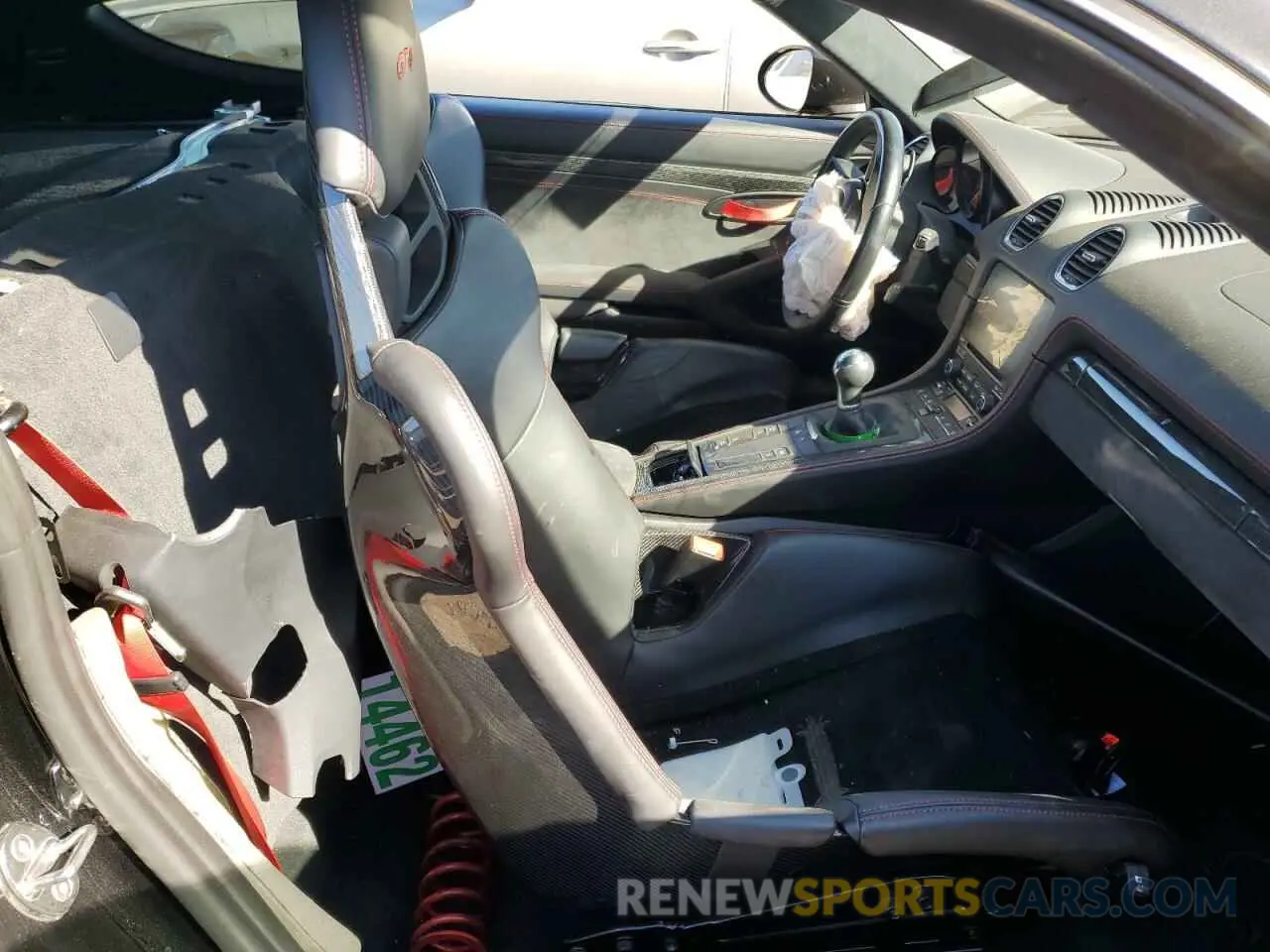 10 Photograph of a damaged car WP0AC2A88LK289651 PORSCHE CAYMAN 2020