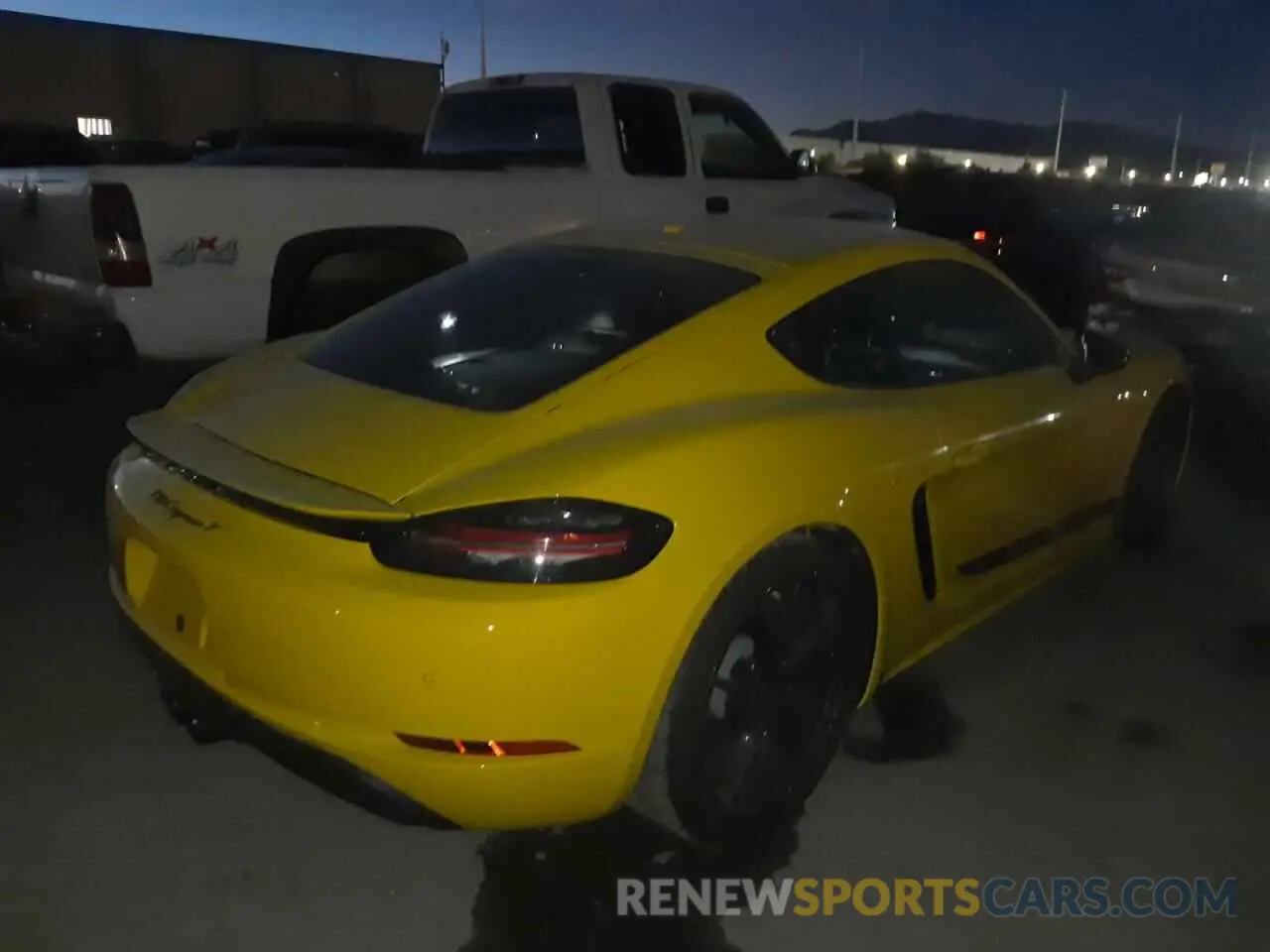 4 Photograph of a damaged car WP0AA2A86MK260088 PORSCHE CAYMAN 2021