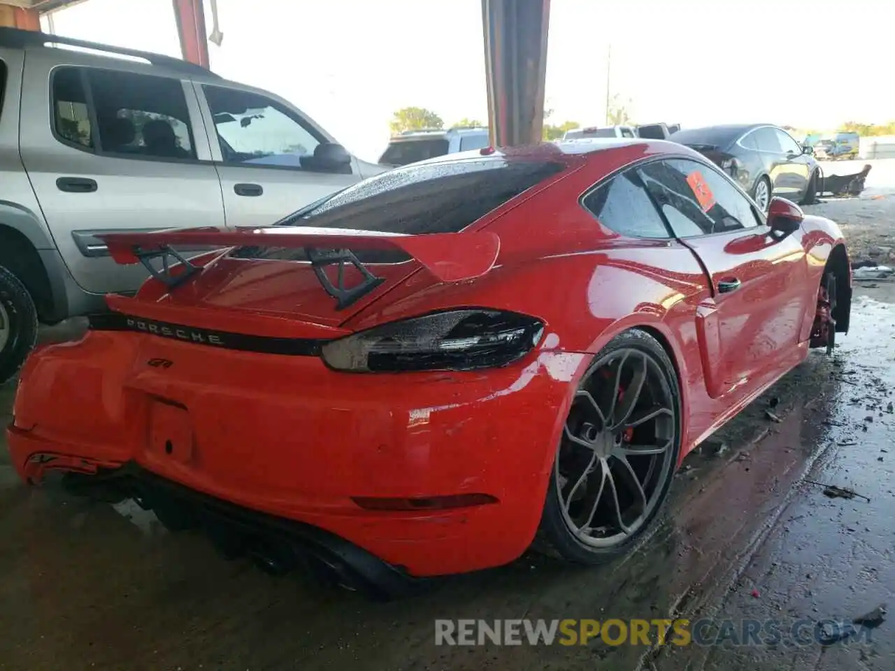 4 Photograph of a damaged car WP0AC2A82MS289243 PORSCHE CAYMAN 2021