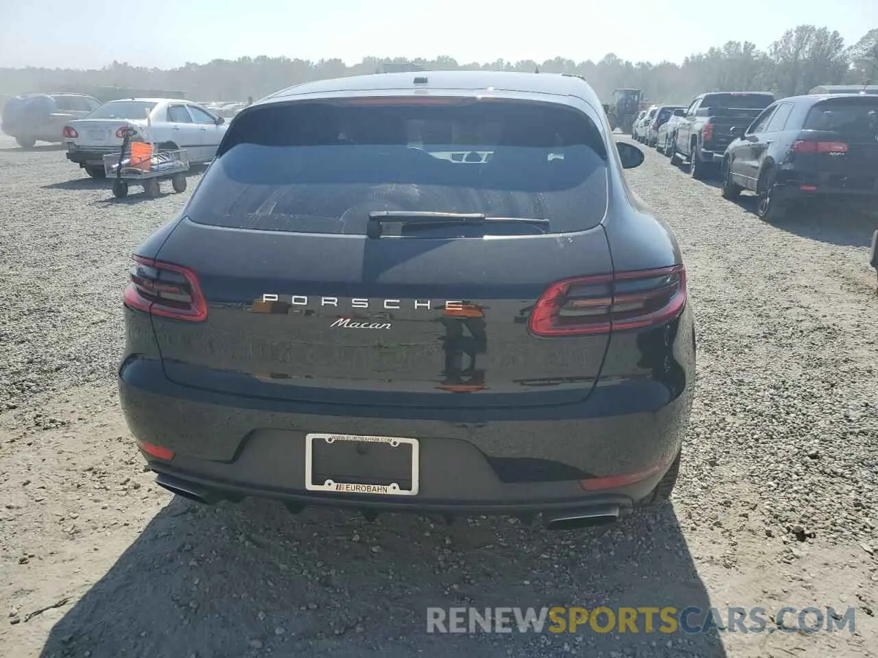 6 Photograph of a damaged car WP1AA2A51HLB01953 PORSCHE MACAN 2017