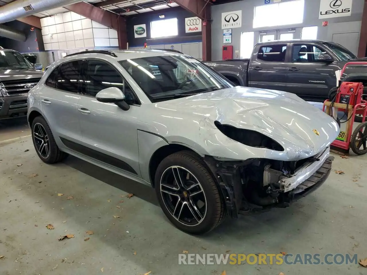 4 Photograph of a damaged car WP1AA2A50KLB02700 PORSCHE MACAN 2019
