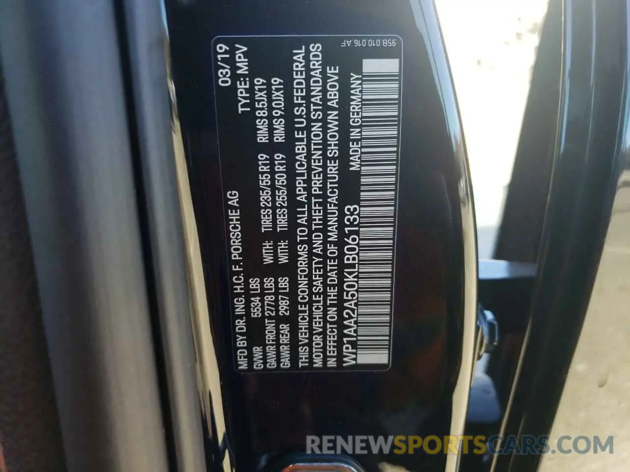 13 Photograph of a damaged car WP1AA2A50KLB06133 PORSCHE MACAN 2019