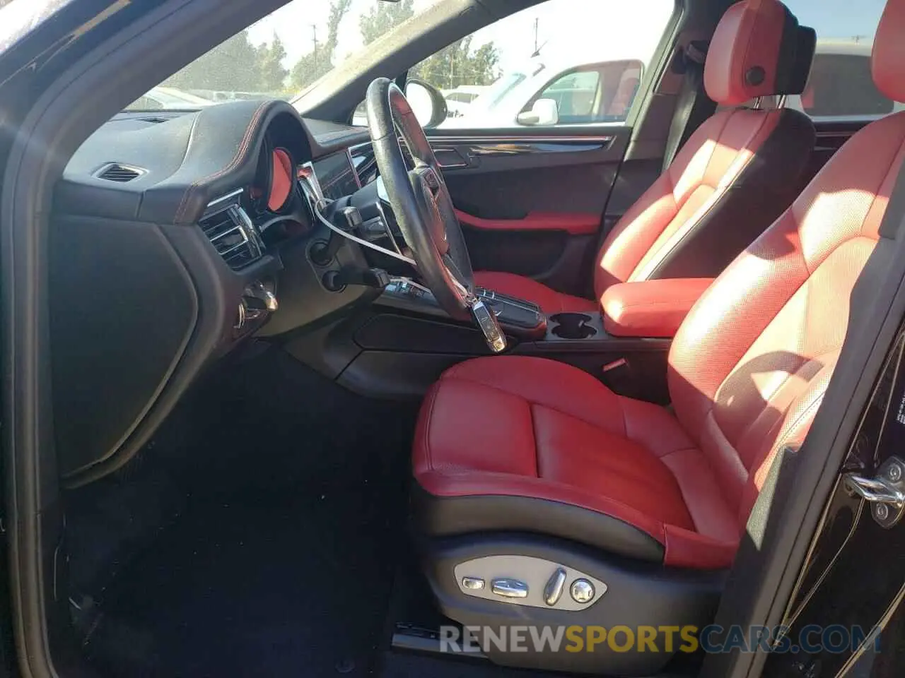 7 Photograph of a damaged car WP1AA2A50KLB06133 PORSCHE MACAN 2019