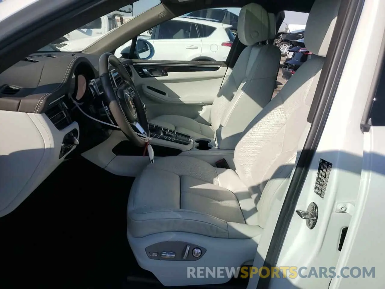 7 Photograph of a damaged car WP1AA2A50KLB08075 PORSCHE MACAN 2019