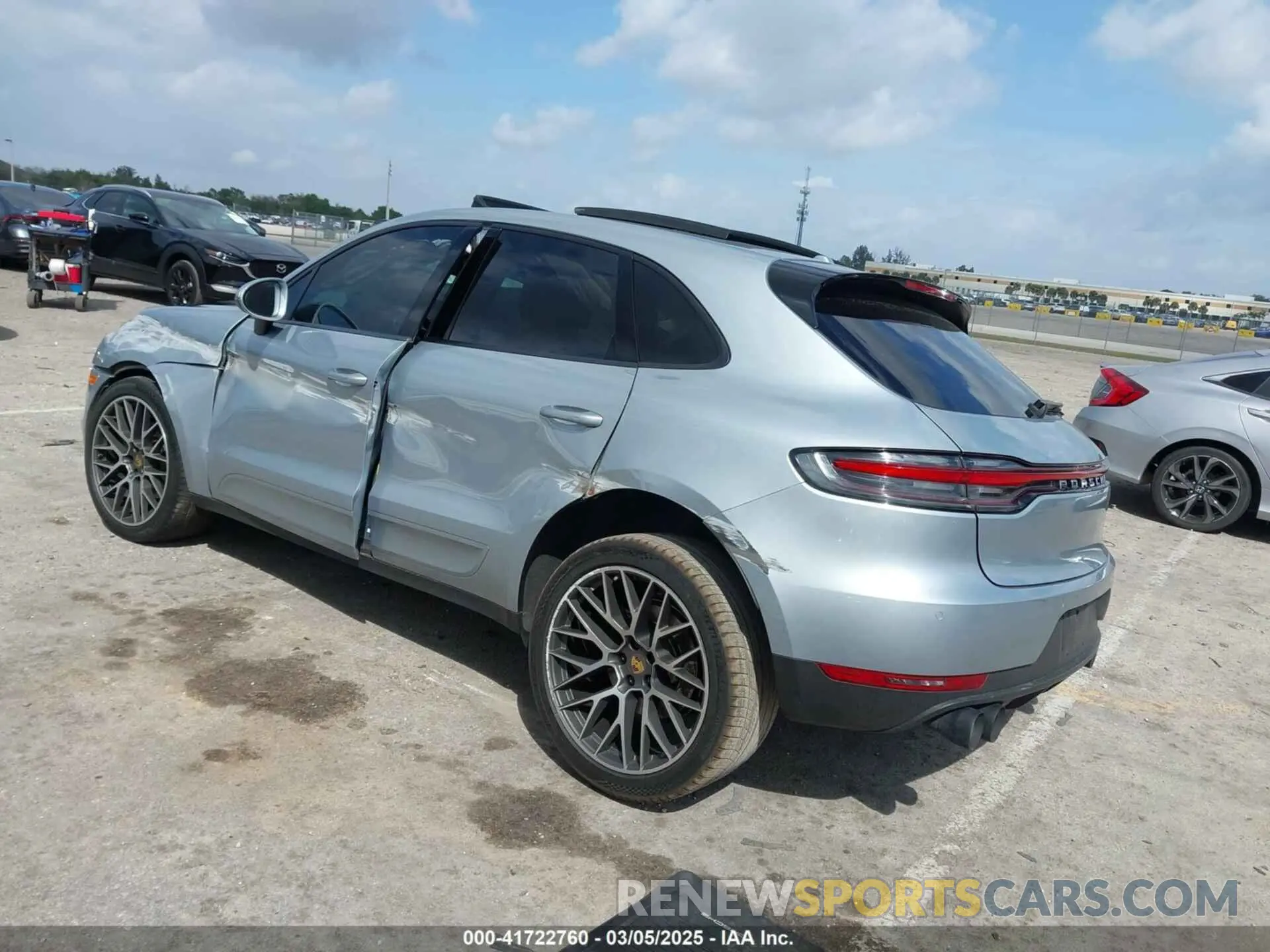3 Photograph of a damaged car WP1AA2A51KLB02169 PORSCHE MACAN 2019