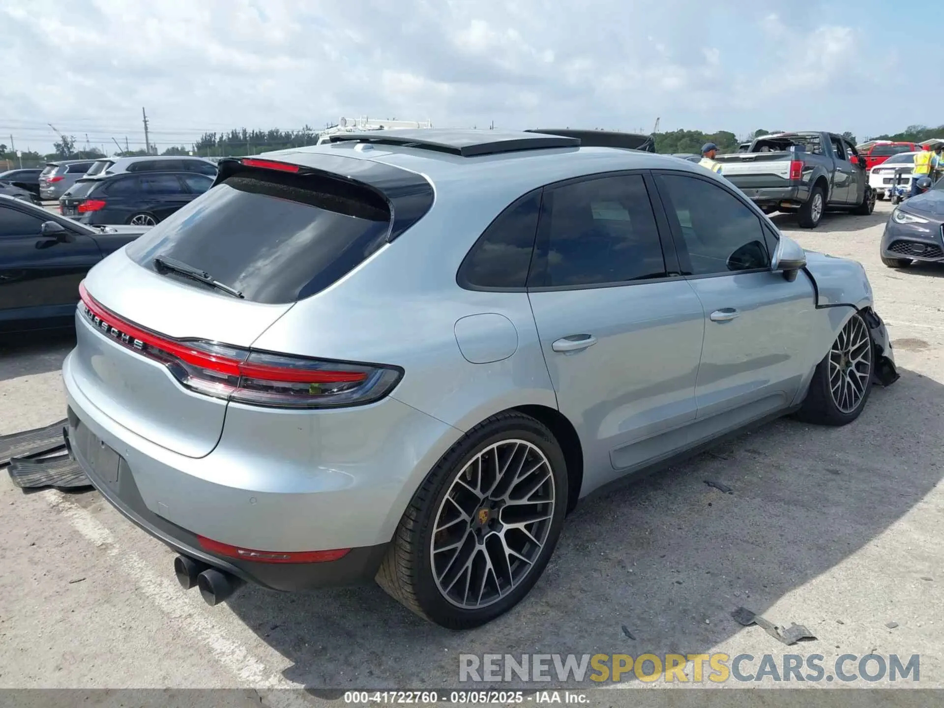 4 Photograph of a damaged car WP1AA2A51KLB02169 PORSCHE MACAN 2019