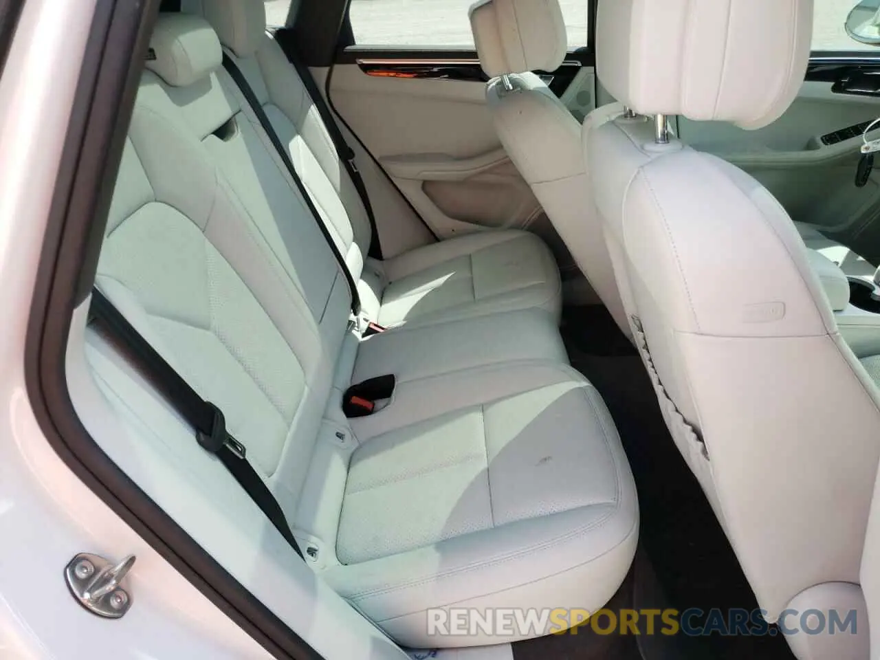 6 Photograph of a damaged car WP1AA2A51KLB04665 PORSCHE MACAN 2019