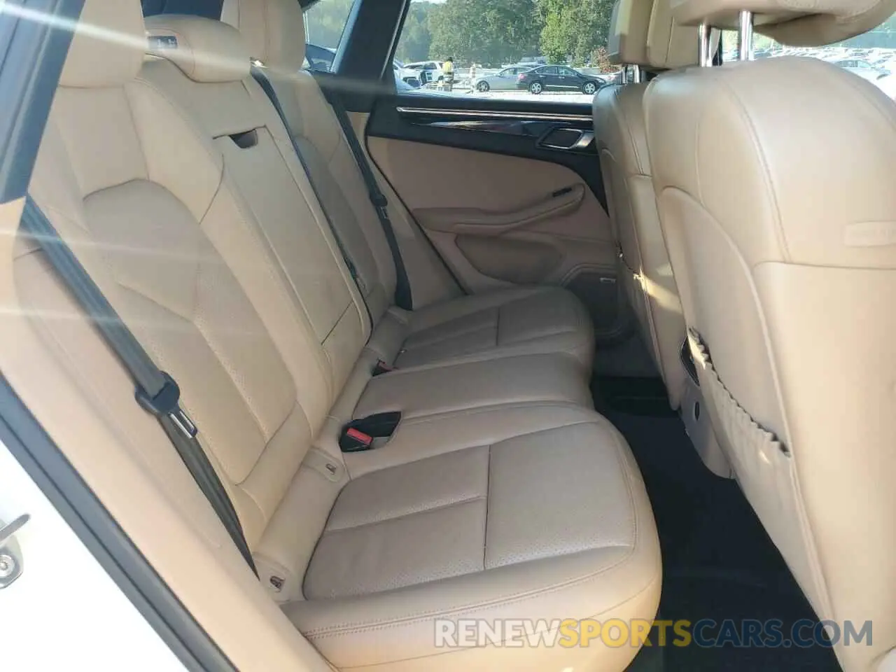11 Photograph of a damaged car WP1AA2A51KLB07811 PORSCHE MACAN 2019