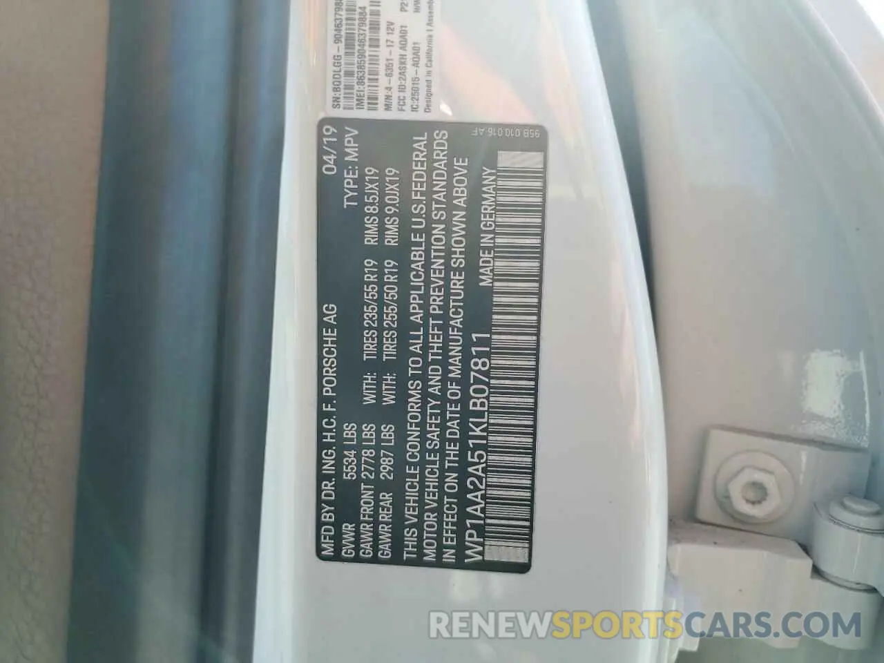 13 Photograph of a damaged car WP1AA2A51KLB07811 PORSCHE MACAN 2019