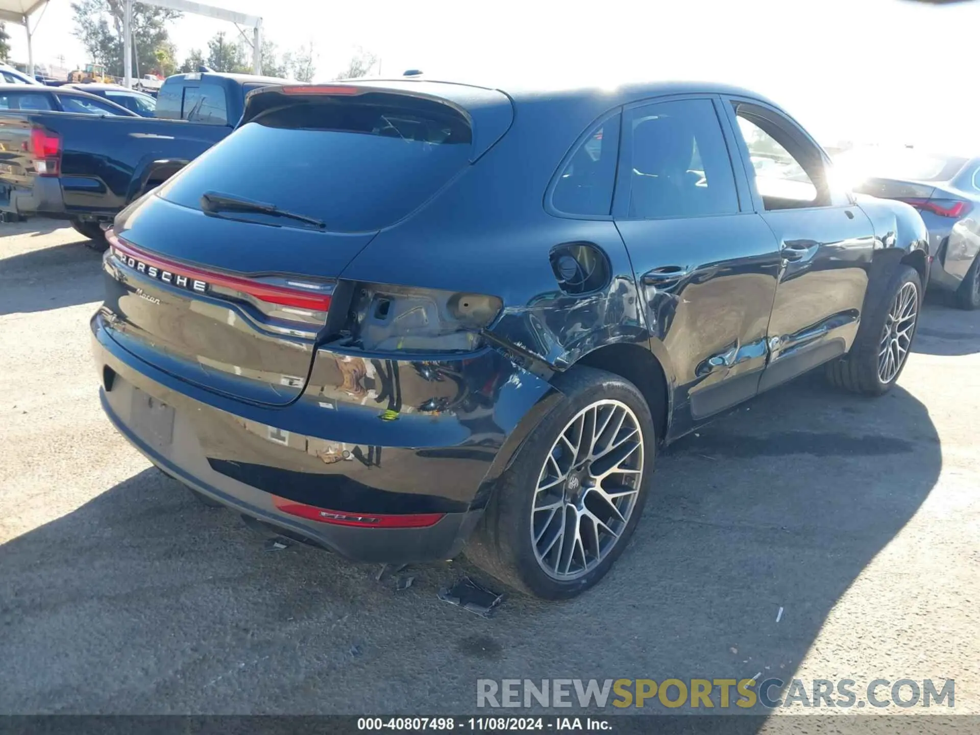 4 Photograph of a damaged car WP1AA2A52KLB01242 PORSCHE MACAN 2019