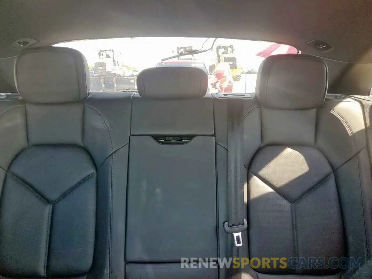 10 Photograph of a damaged car WP1AA2A53KLB08975 PORSCHE MACAN 2019