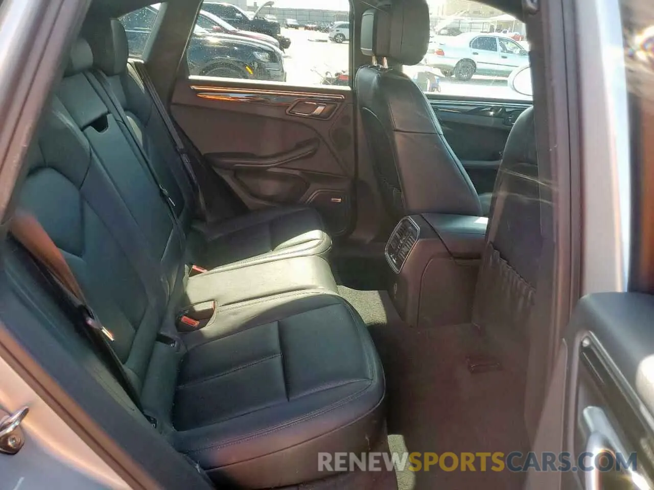 11 Photograph of a damaged car WP1AA2A53KLB08975 PORSCHE MACAN 2019