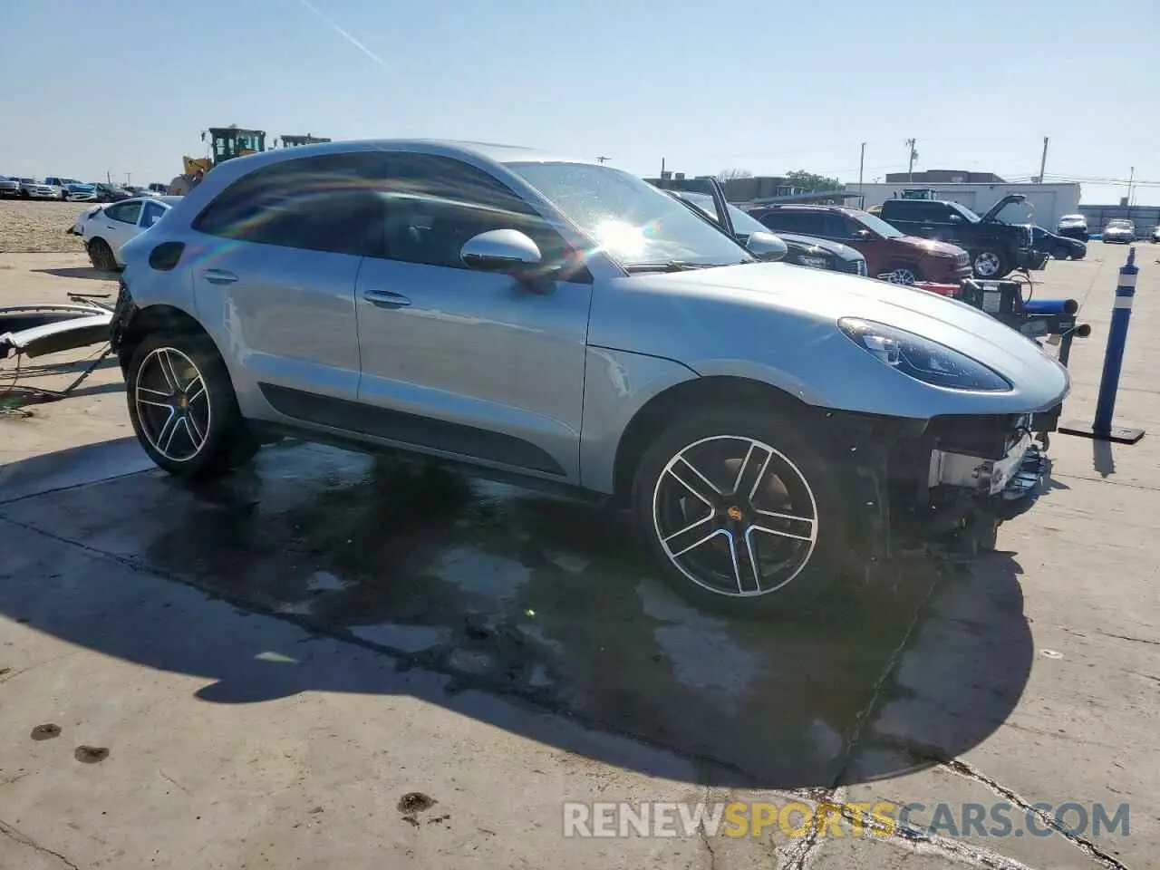 4 Photograph of a damaged car WP1AA2A53KLB08975 PORSCHE MACAN 2019