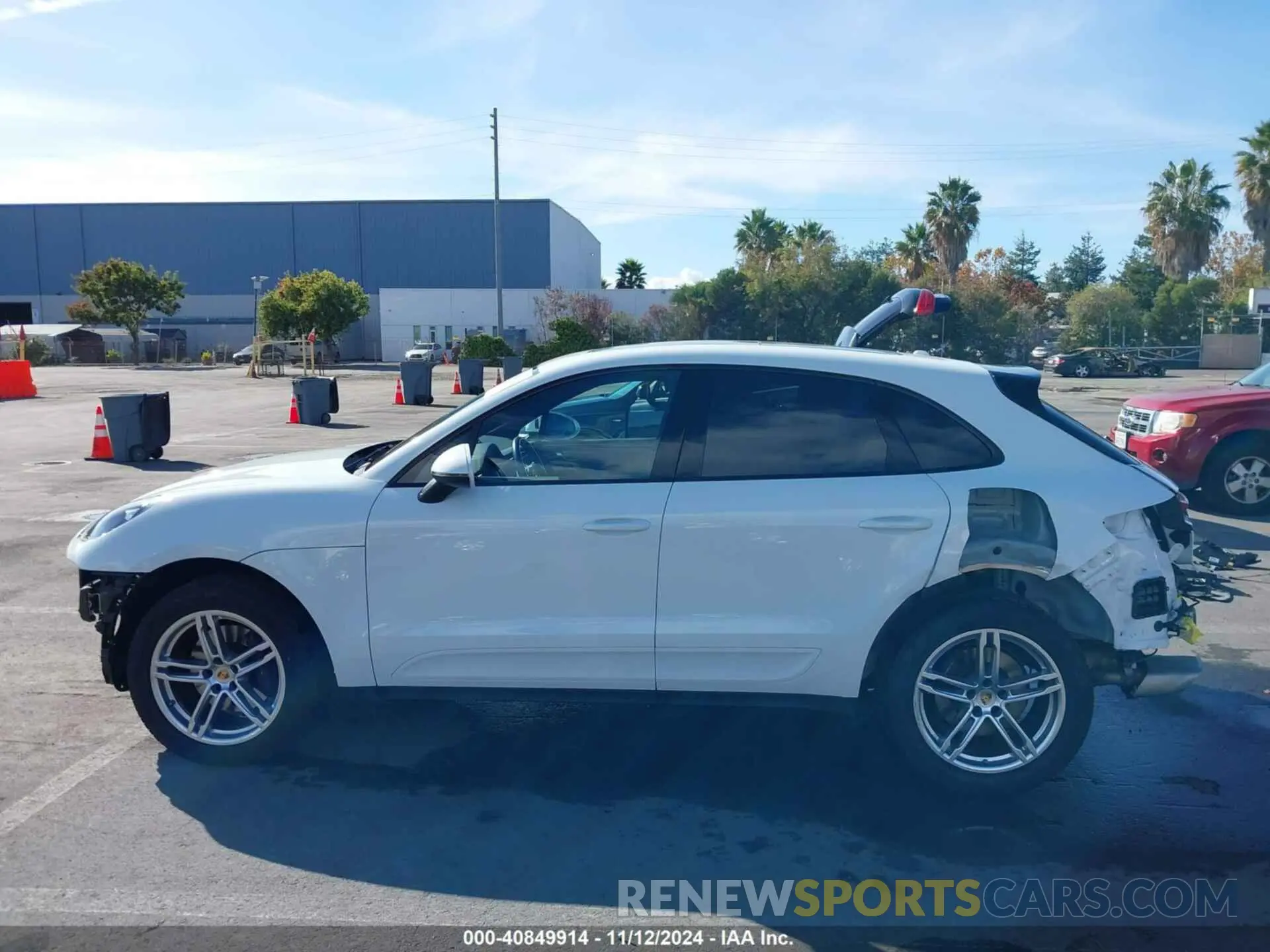 14 Photograph of a damaged car WP1AA2A54KLB01985 PORSCHE MACAN 2019