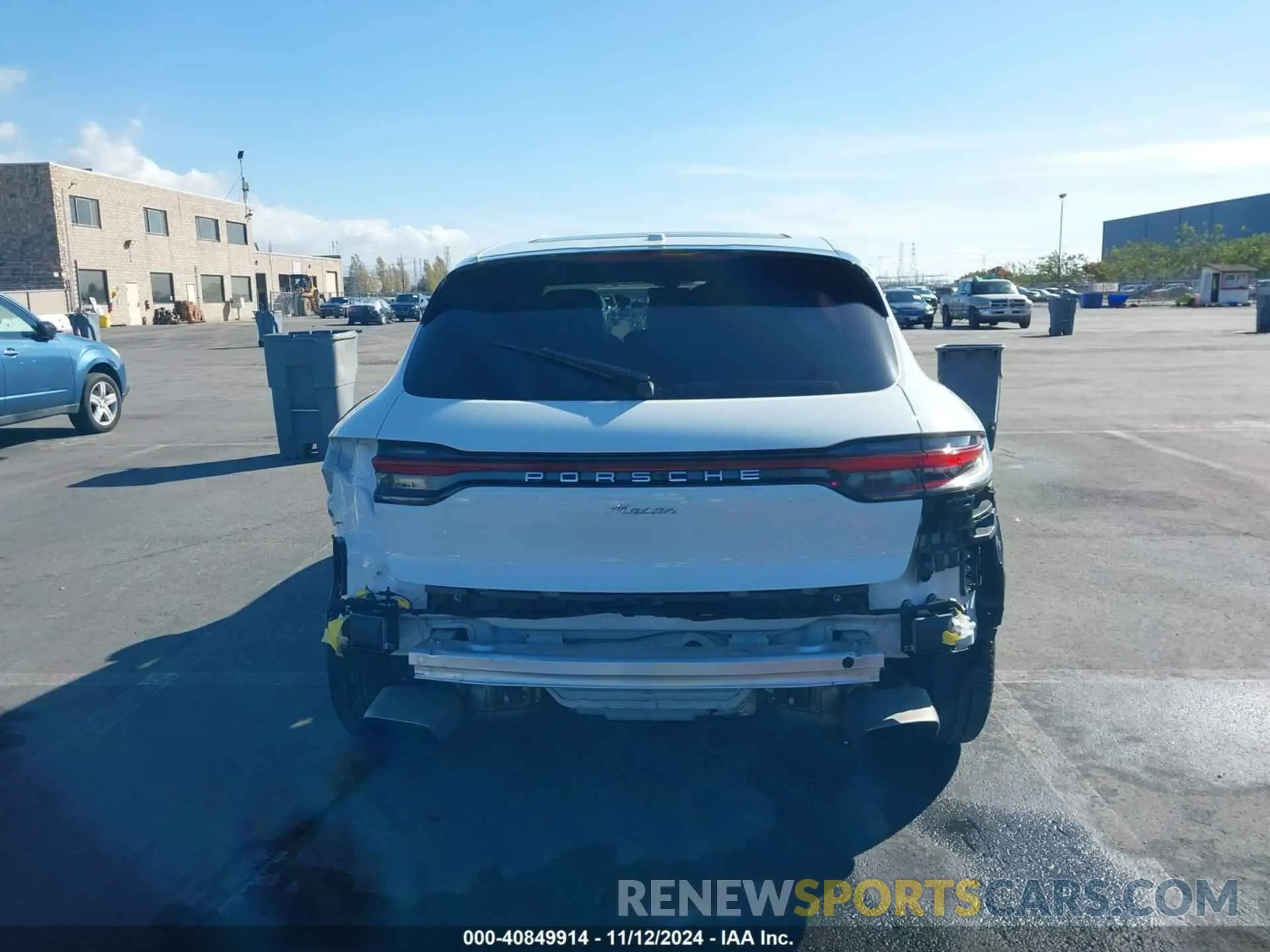 17 Photograph of a damaged car WP1AA2A54KLB01985 PORSCHE MACAN 2019